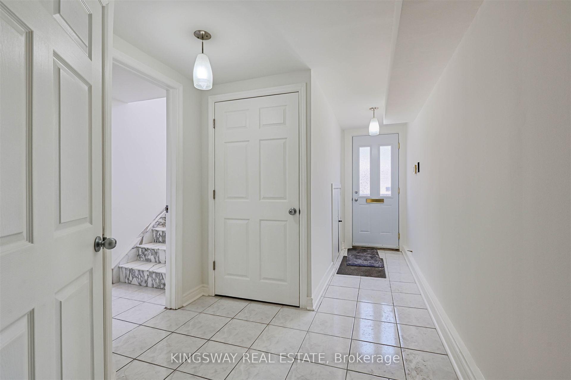 Photo 15 of 184 Edmonton Drive, North York, Pleasant View — HOMEH