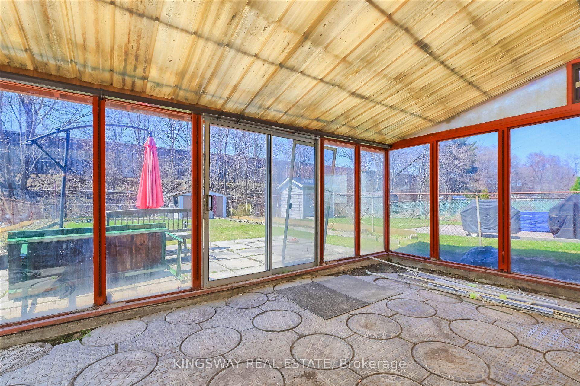 Photo 19 of 184 Edmonton Drive, North York, Pleasant View — HOMEH