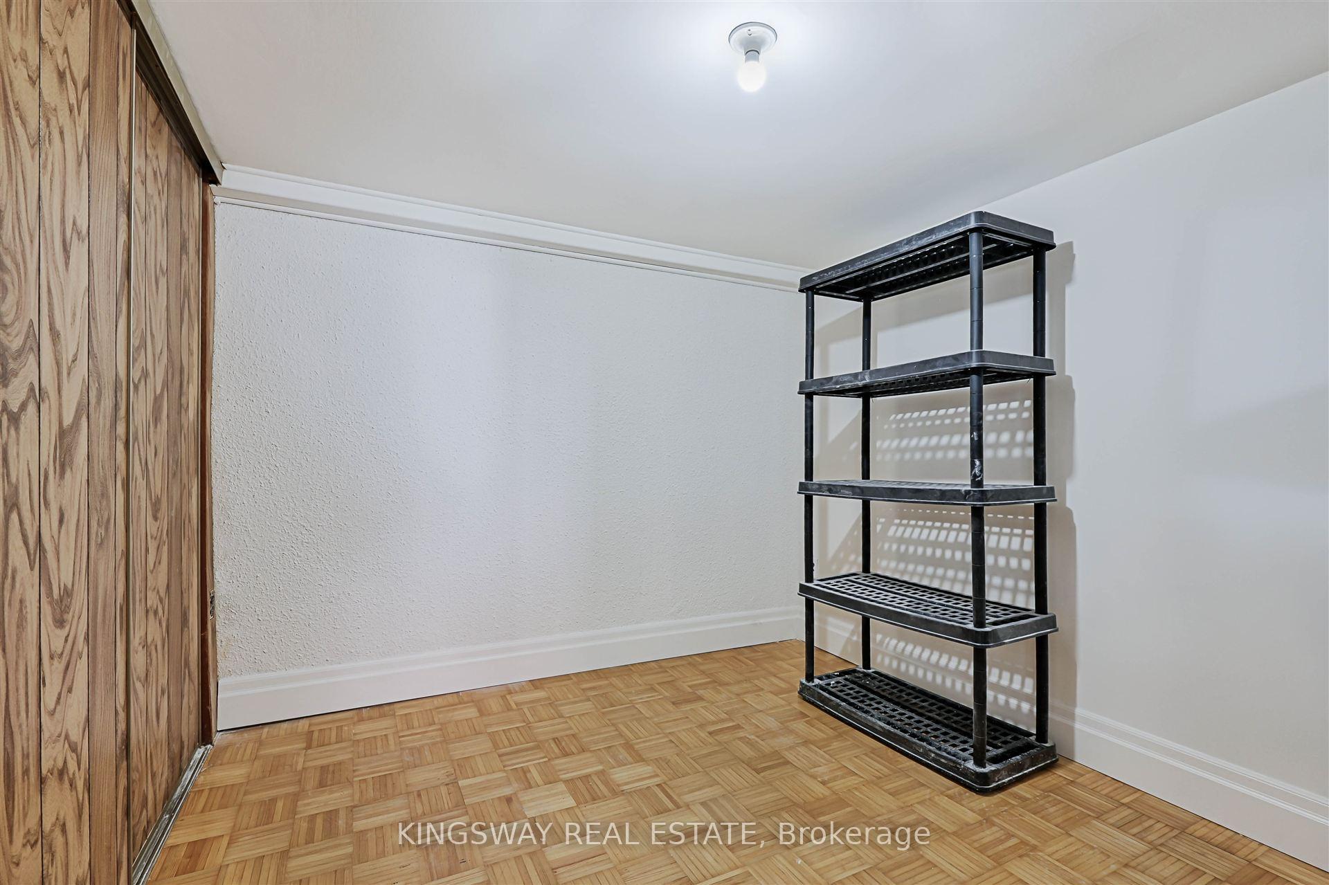 Photo 20 of 184 Edmonton Drive, North York, Pleasant View — HOMEH