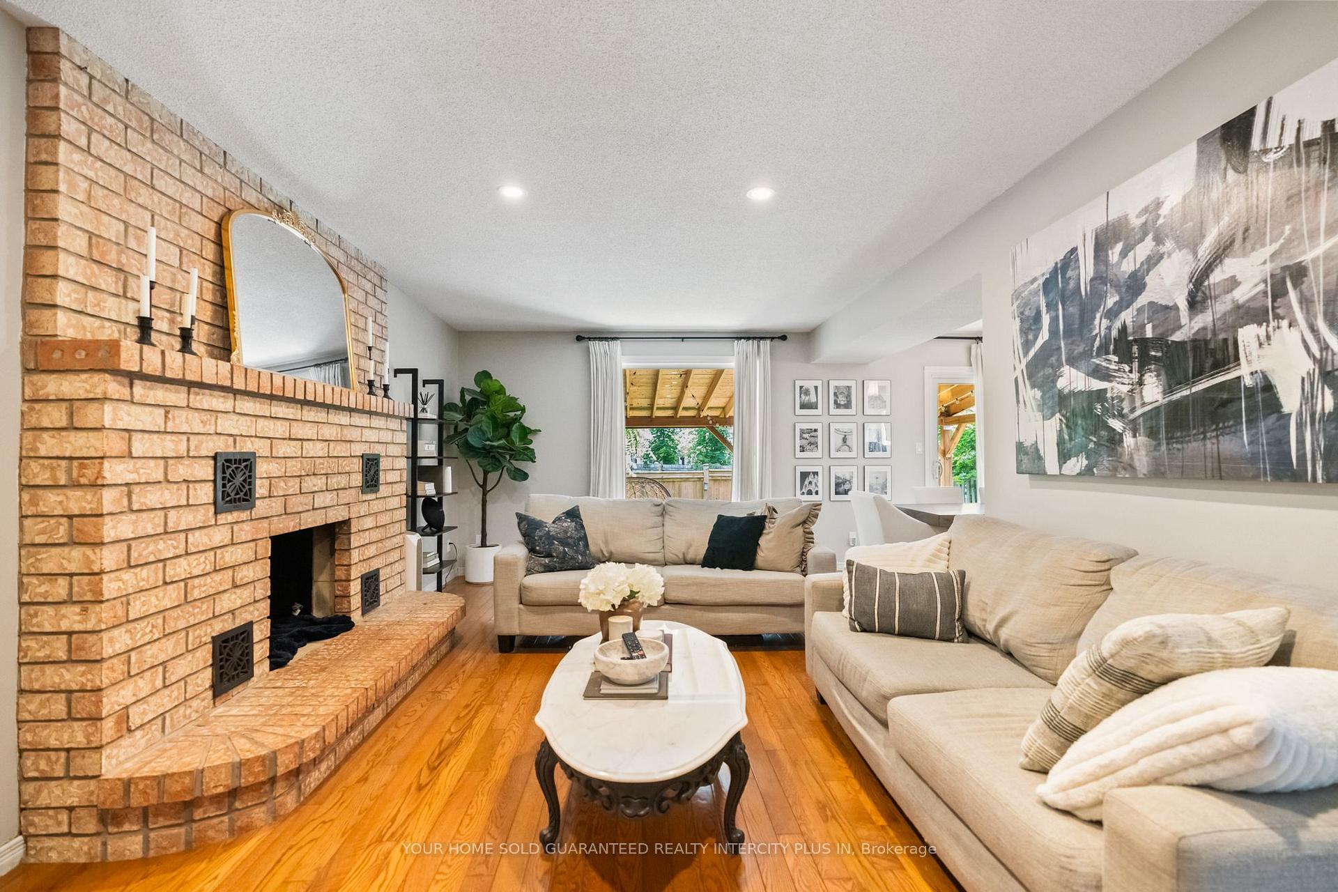 Photo 9 of 13 Capri Street, Thorold, Confederation Heights — HOMEH