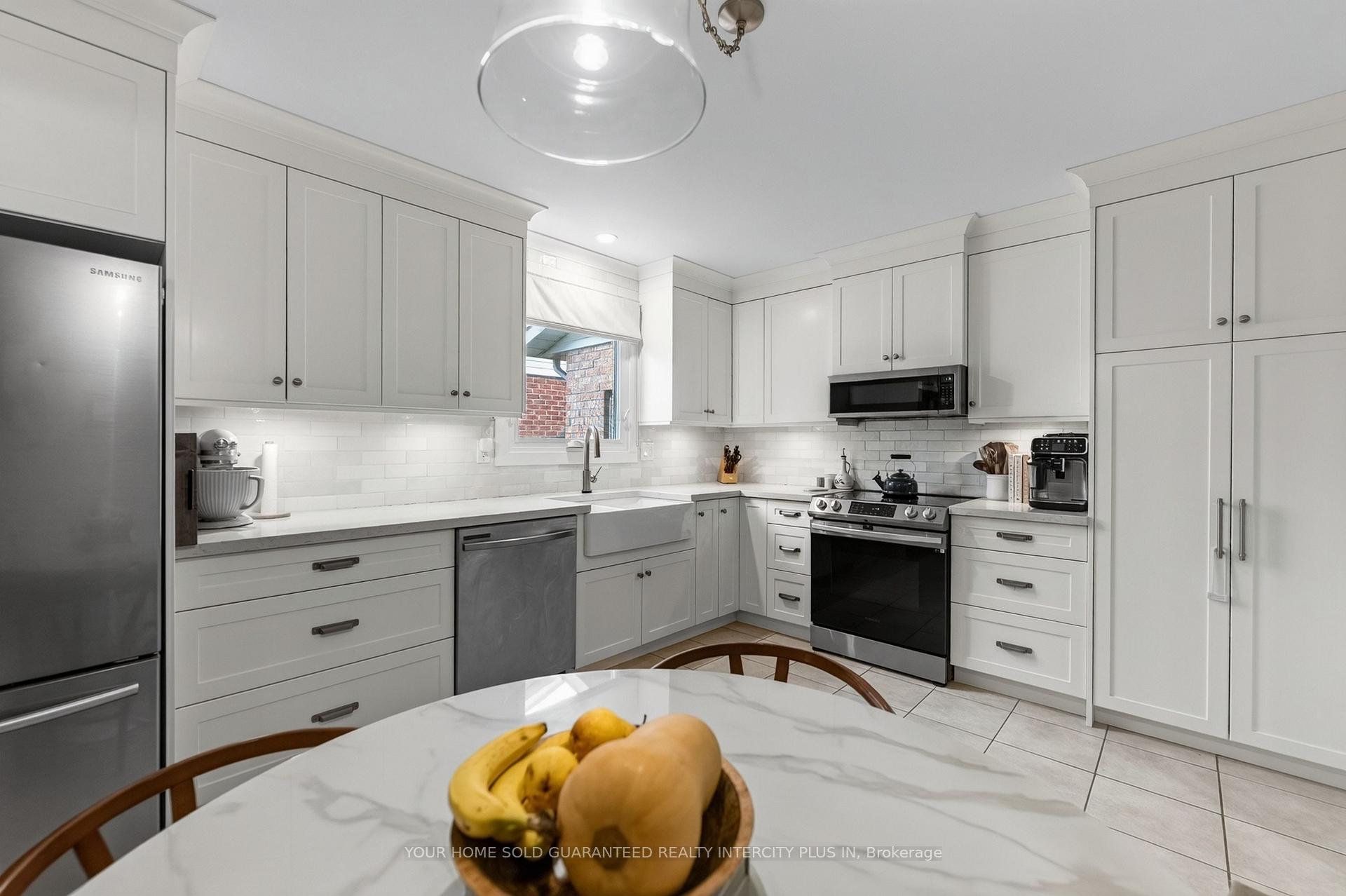 Photo 21 of 13 Capri Street, Thorold, Confederation Heights — HOMEH