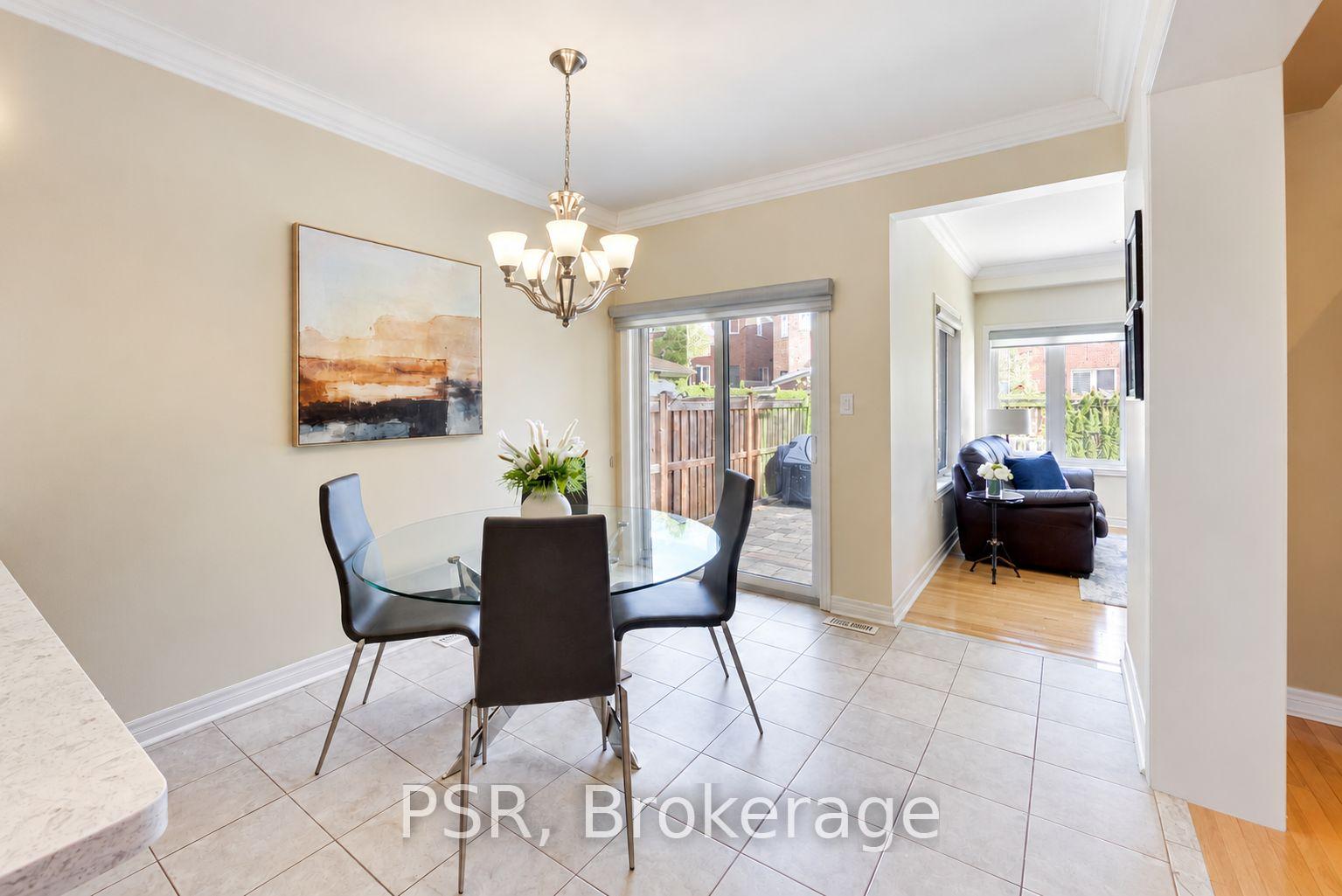 Photo 18 of 9 White Beach Crescent, Vaughan, Patterson — HOMEH