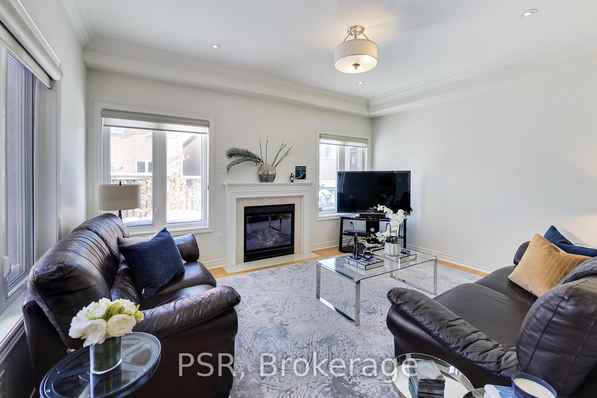 Photo 21 of 9 White Beach Crescent, Vaughan, Patterson — HOMEH