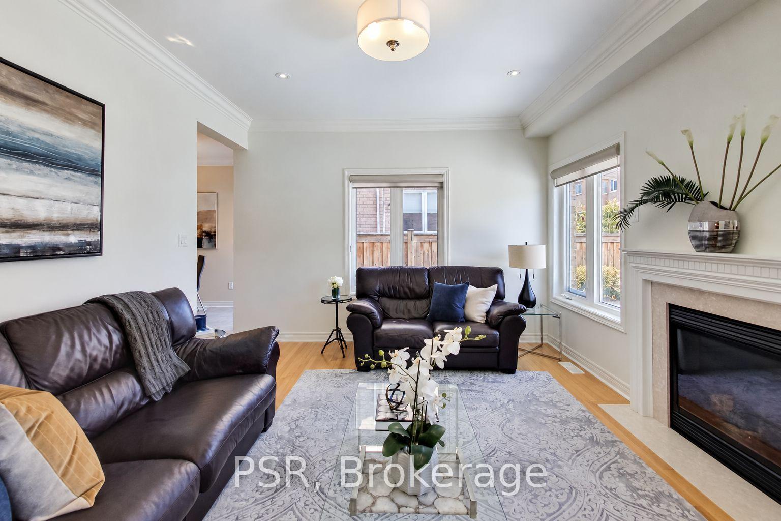 Photo 22 of 9 White Beach Crescent, Vaughan, Patterson — HOMEH