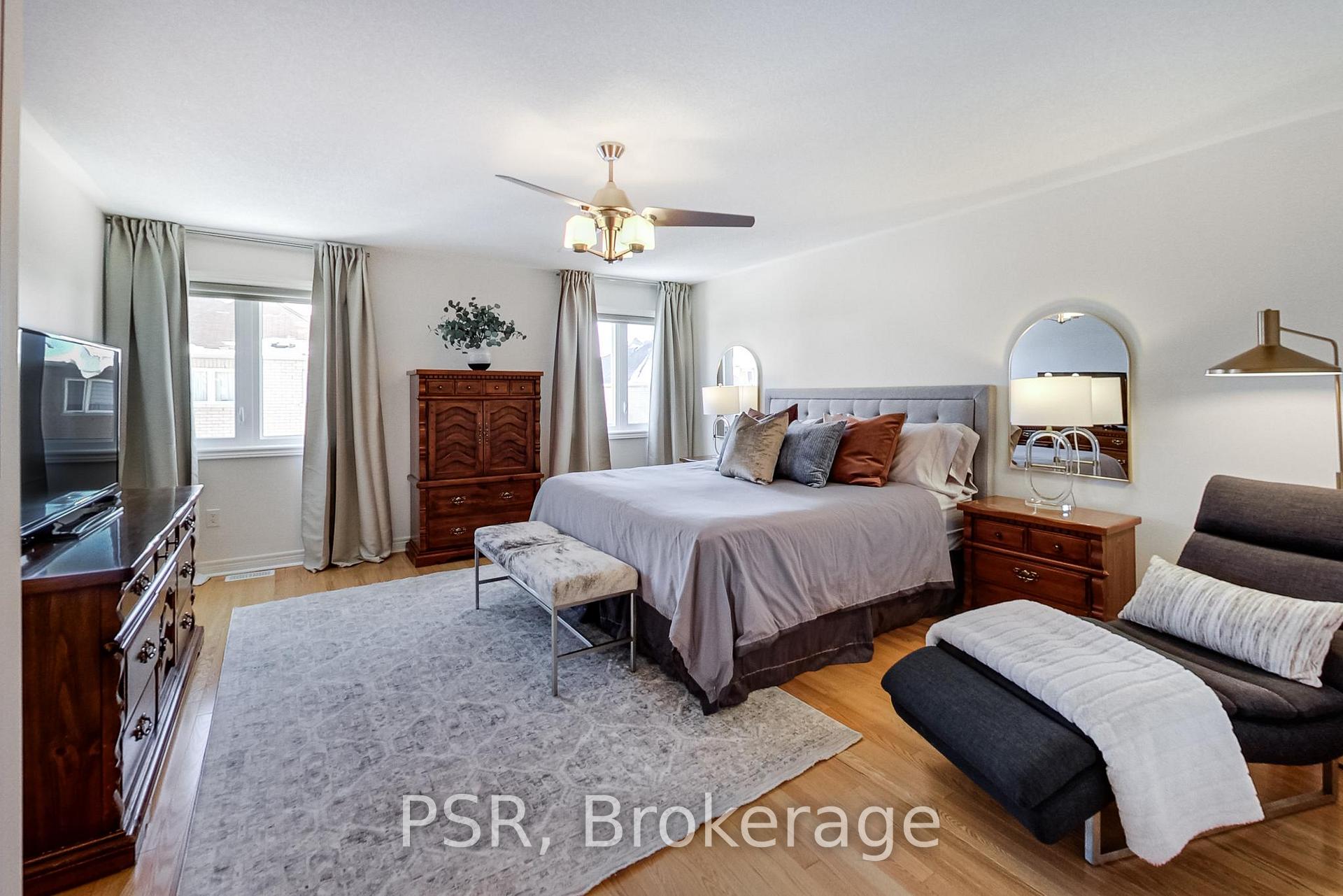 Photo 23 of 9 White Beach Crescent, Vaughan, Patterson — HOMEH