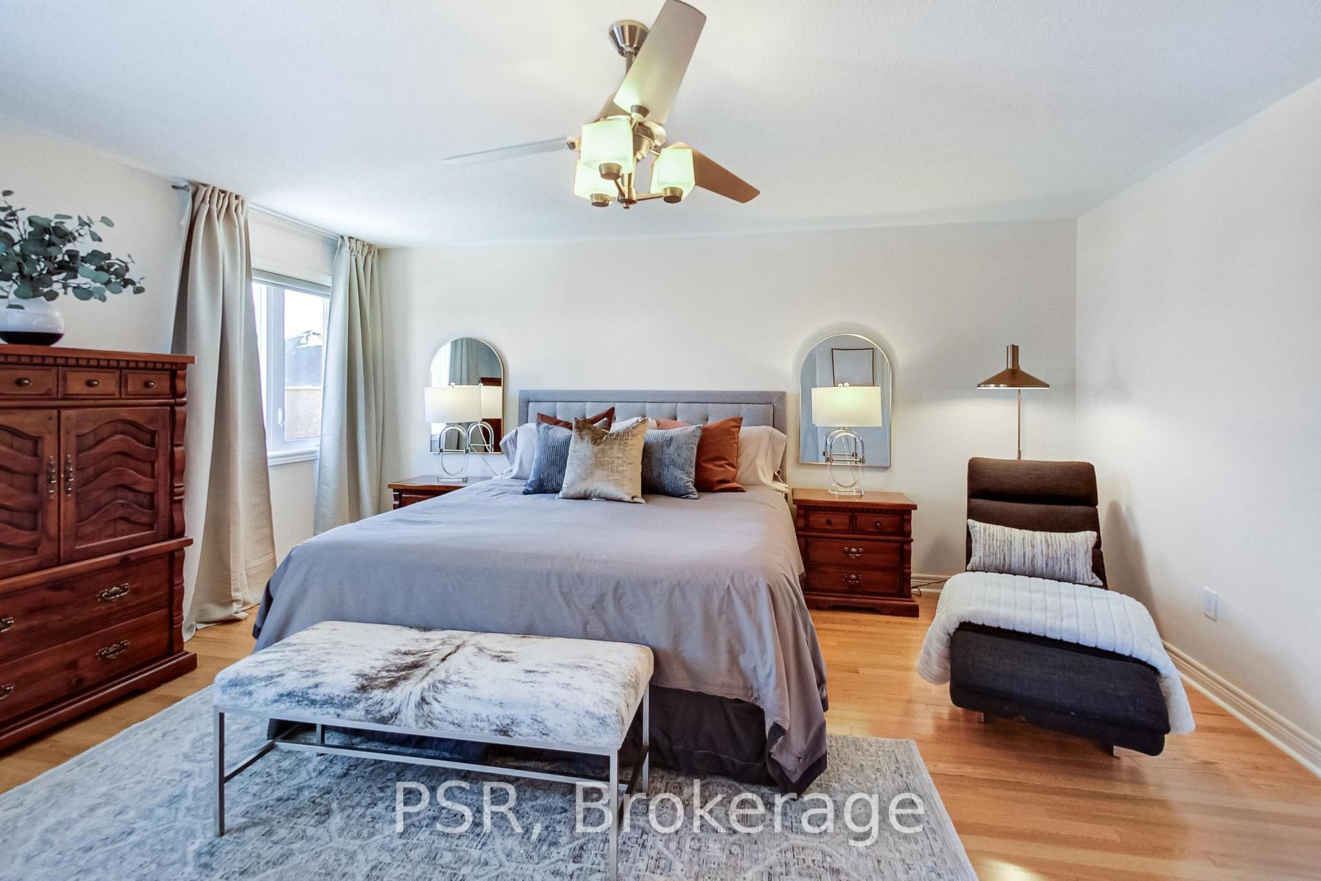 Photo 24 of 9 White Beach Crescent, Vaughan, Patterson — HOMEH