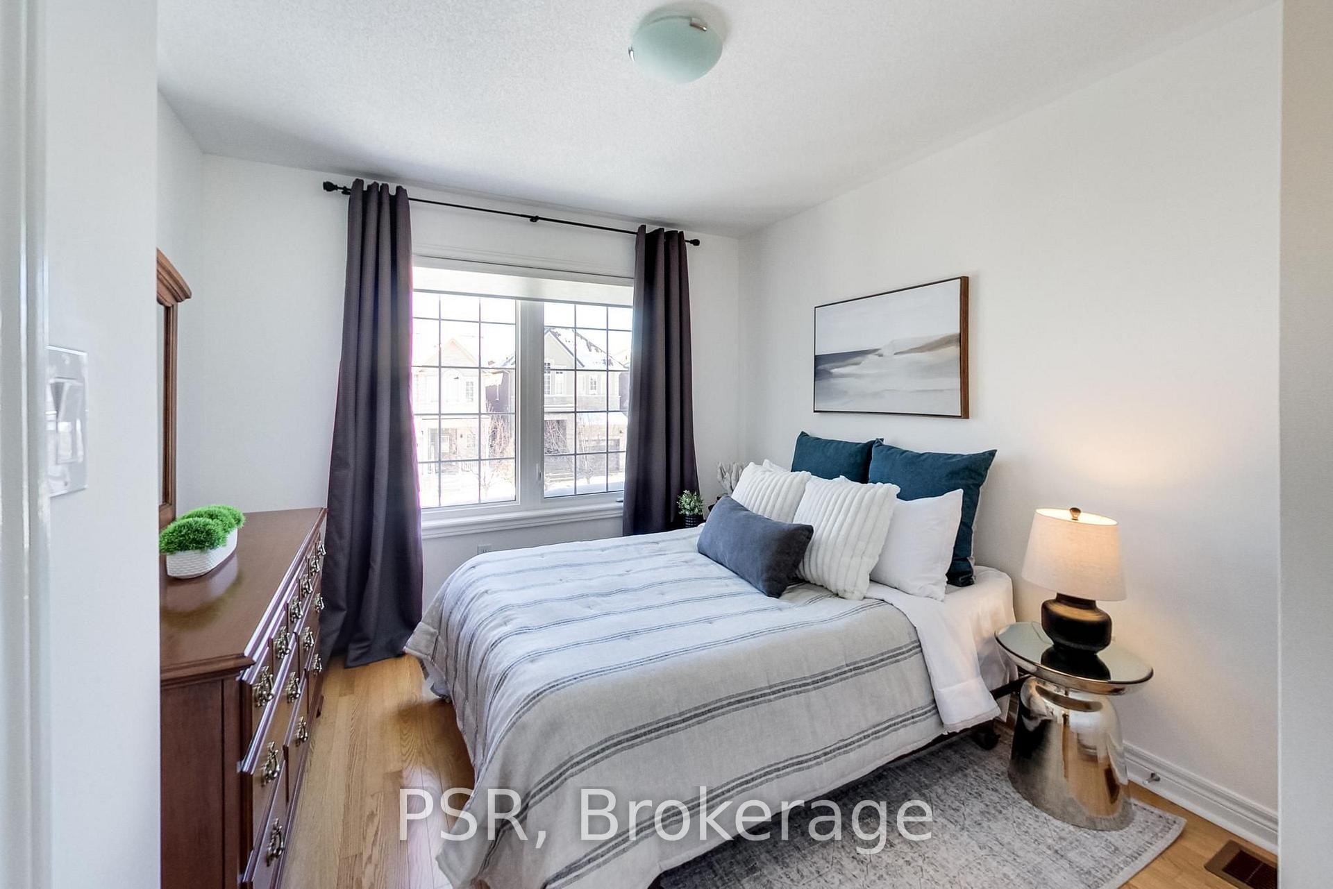 Photo 28 of 9 White Beach Crescent, Vaughan, Patterson — HOMEH