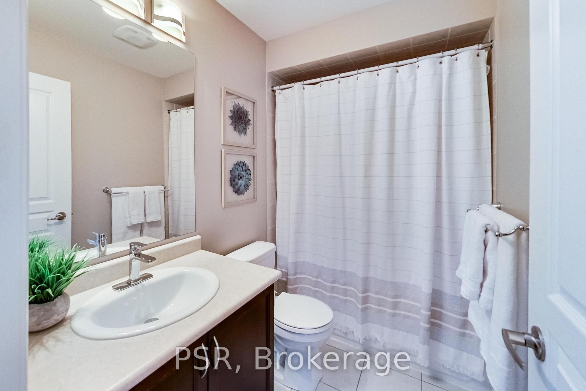 Photo 31 of 9 White Beach Crescent, Vaughan, Patterson — HOMEH