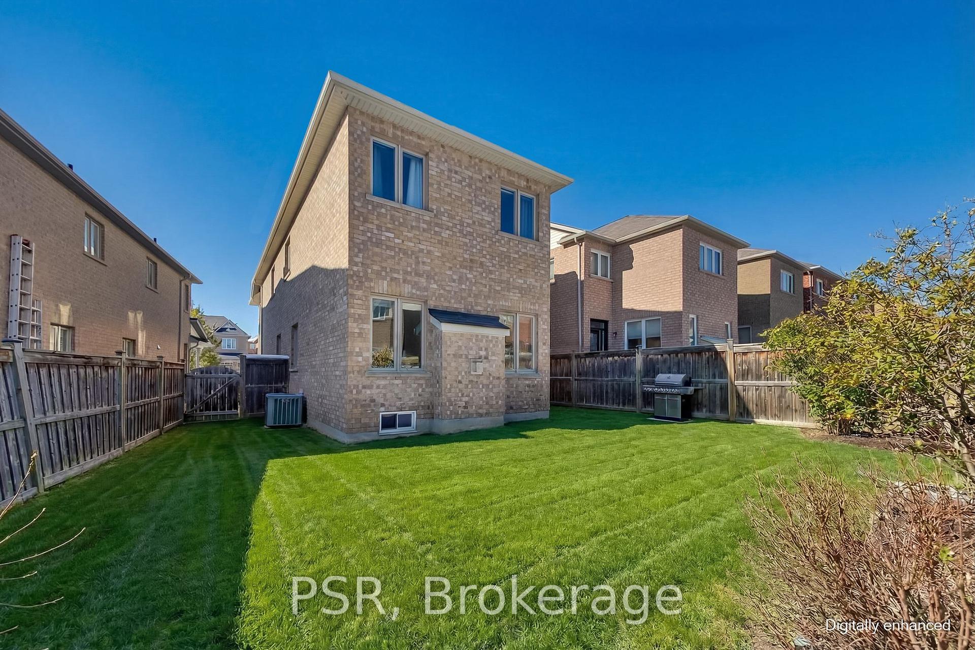 Photo 33 of 9 White Beach Crescent, Vaughan, Patterson — HOMEH