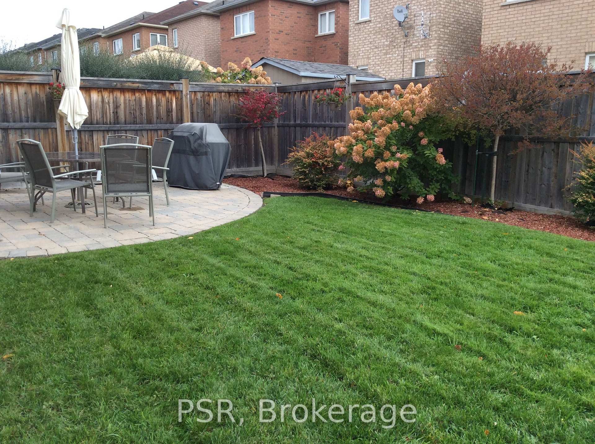 Photo 34 of 9 White Beach Crescent, Vaughan, Patterson — HOMEH