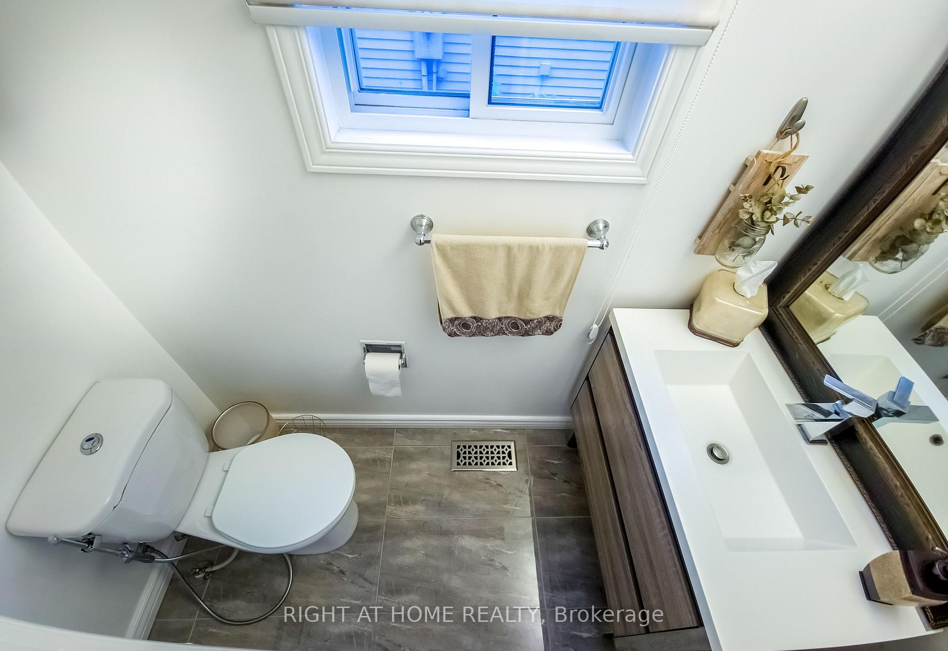 Photo 4 of 6080 Rivercrest Drive, Ottawa, Chapel Hill — HOMEH