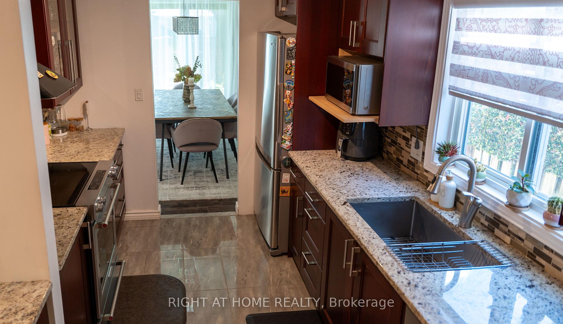 Photo 11 of 6080 Rivercrest Drive, Ottawa, Chapel Hill — HOMEH