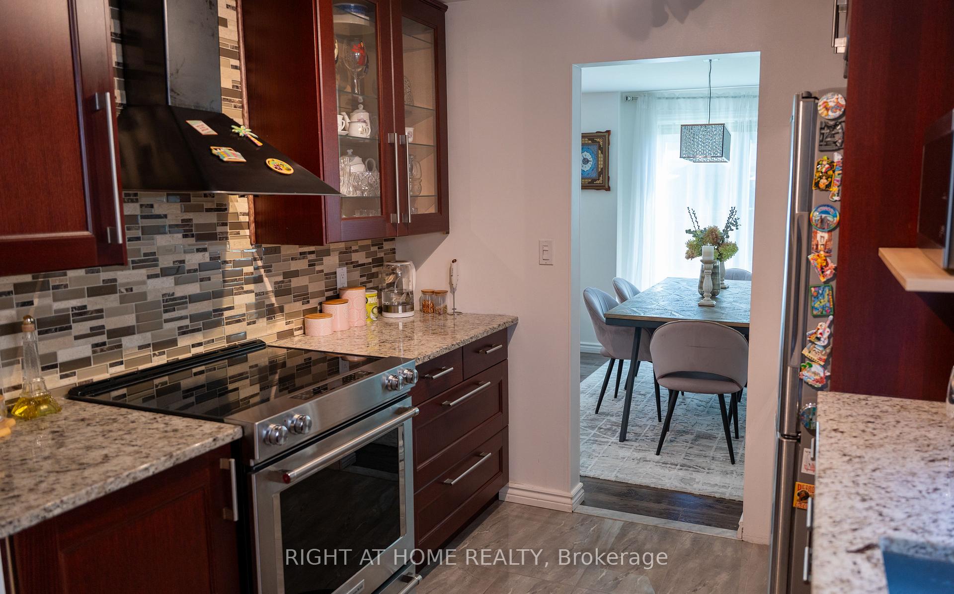 Photo 12 of 6080 Rivercrest Drive, Ottawa, Chapel Hill — HOMEH