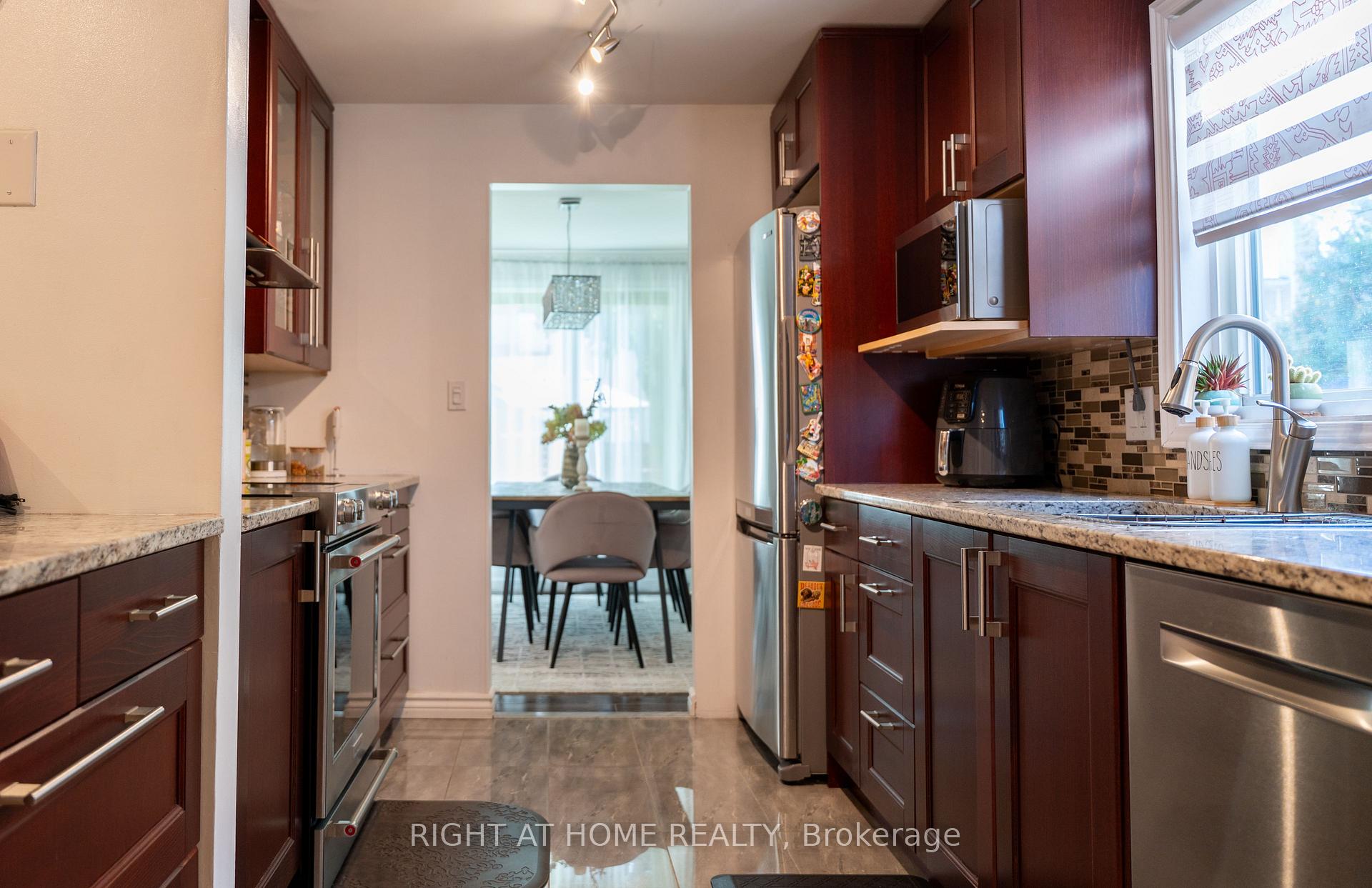 Photo 15 of 6080 Rivercrest Drive, Ottawa, Chapel Hill — HOMEH