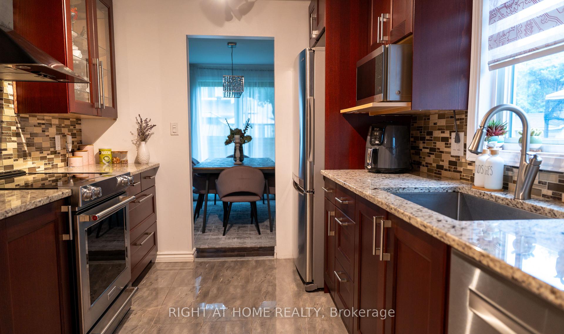 Photo 14 of 6080 Rivercrest Drive, Ottawa, Chapel Hill — HOMEH