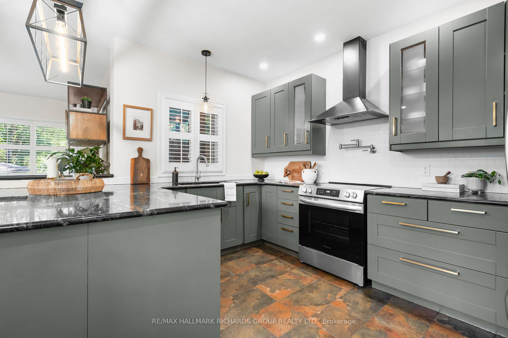Photo 12 of 3 Phenix Drive, Scarborough, Birchcliffe-Cliffside — HOMEH