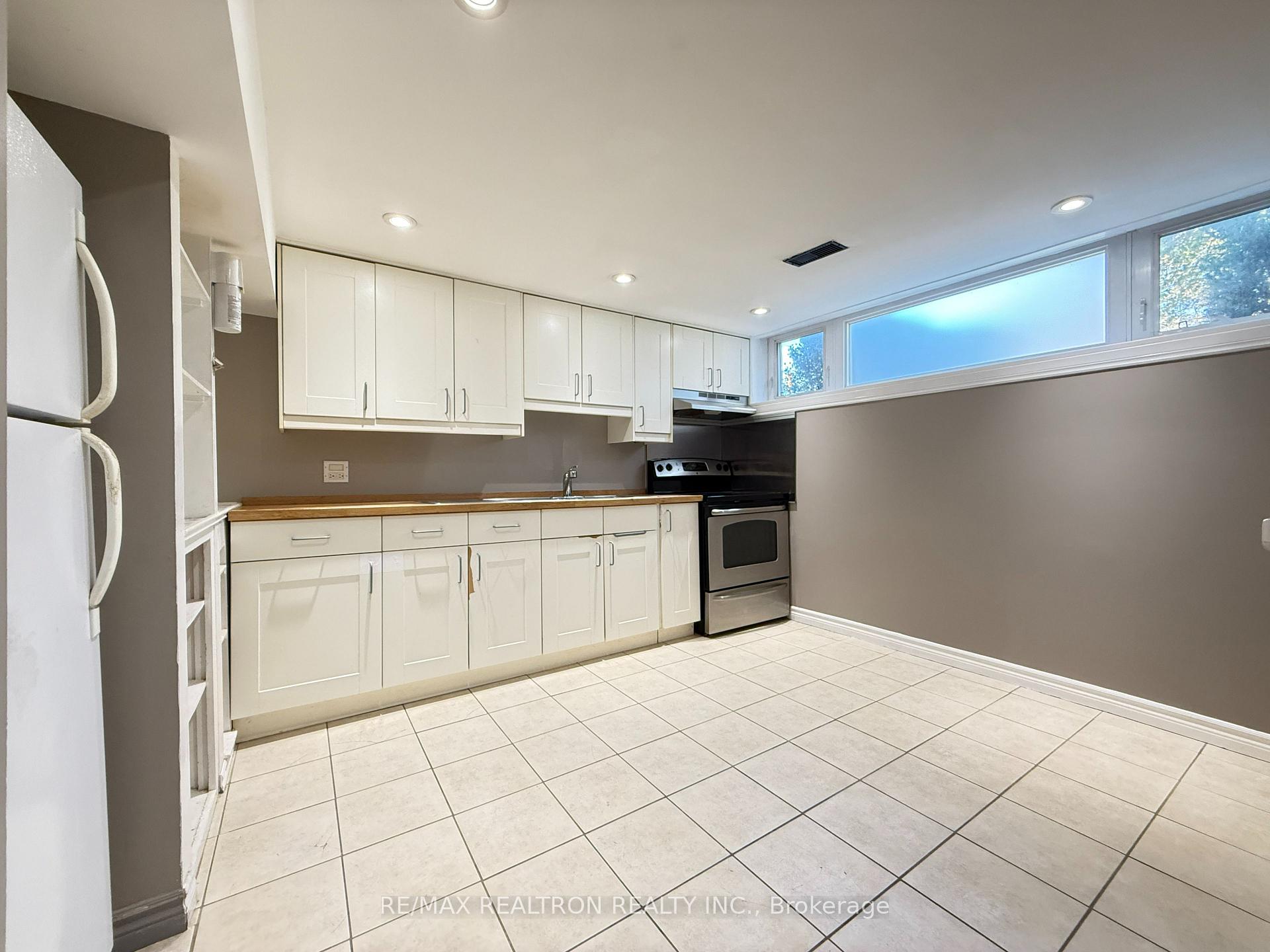 Photo 2 of Unit Lower, 97 Post Road, Brampton, Brampton North — HOMEH
