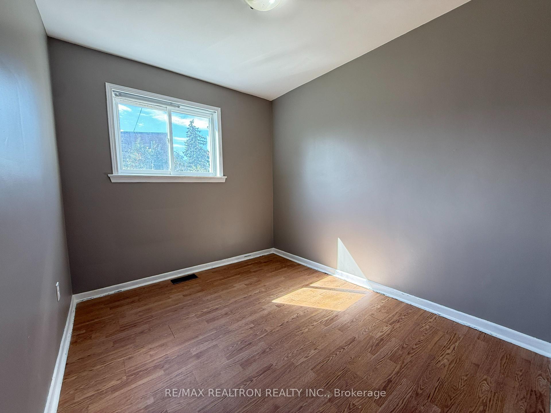 Photo 5 of Unit Lower, 97 Post Road, Brampton, Brampton North — HOMEH
