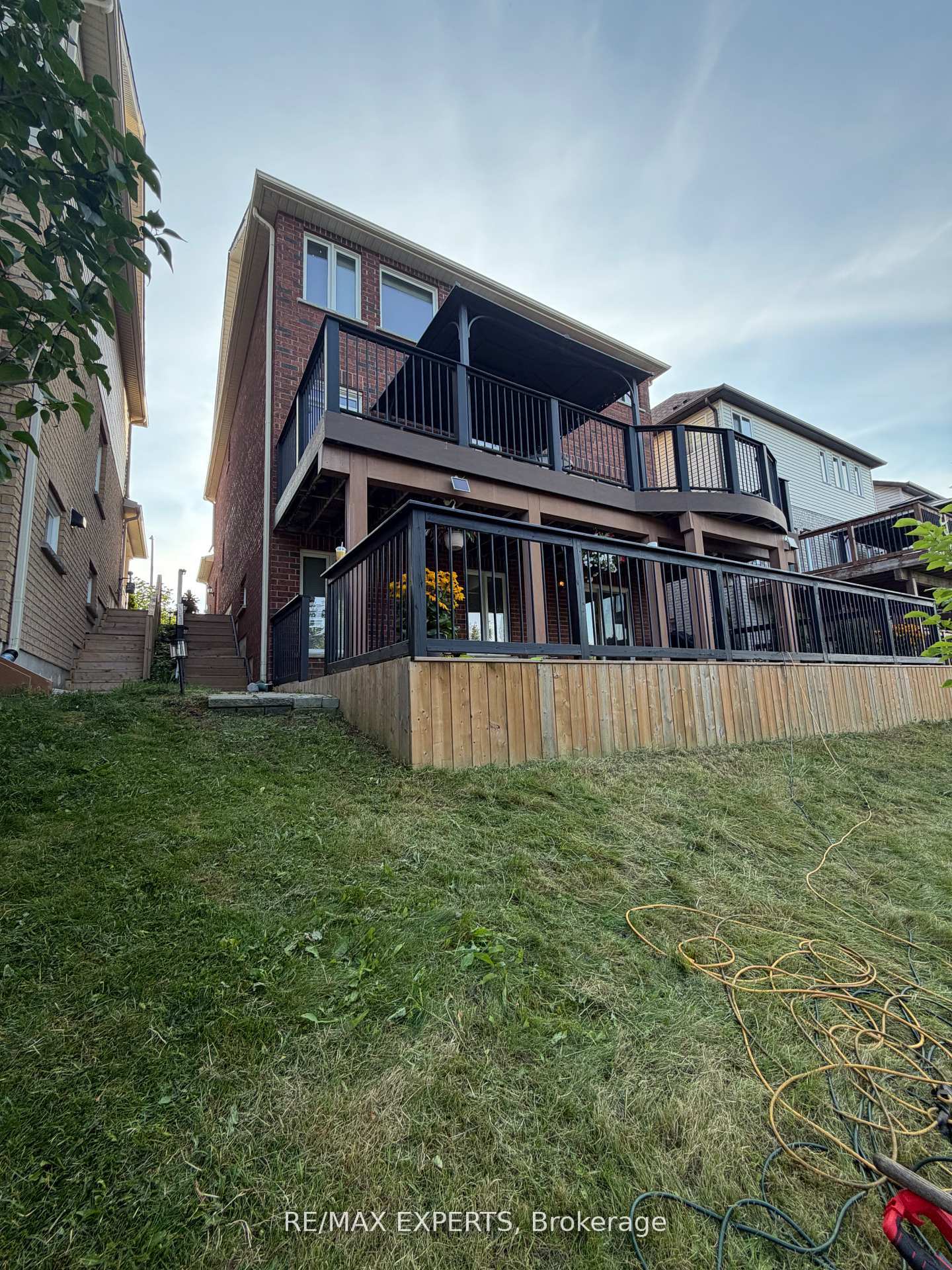 Photo 12 of 87 Newcastle Drive W, Kitchener, Huron Park — HOMEH