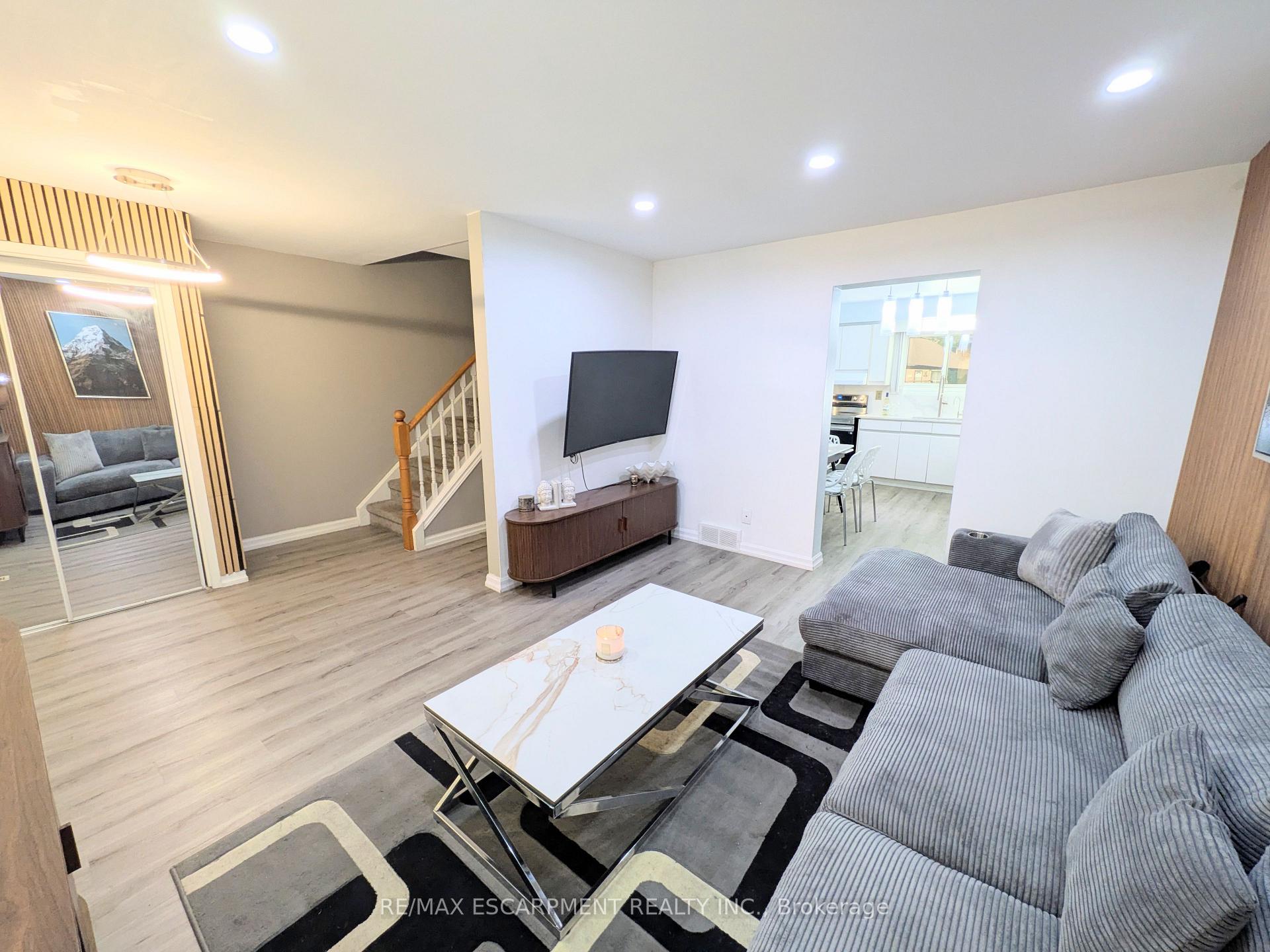 Photo 4 of Unit 1, 22 Riverdale Drive, Hamilton, Riverdale — HOMEH