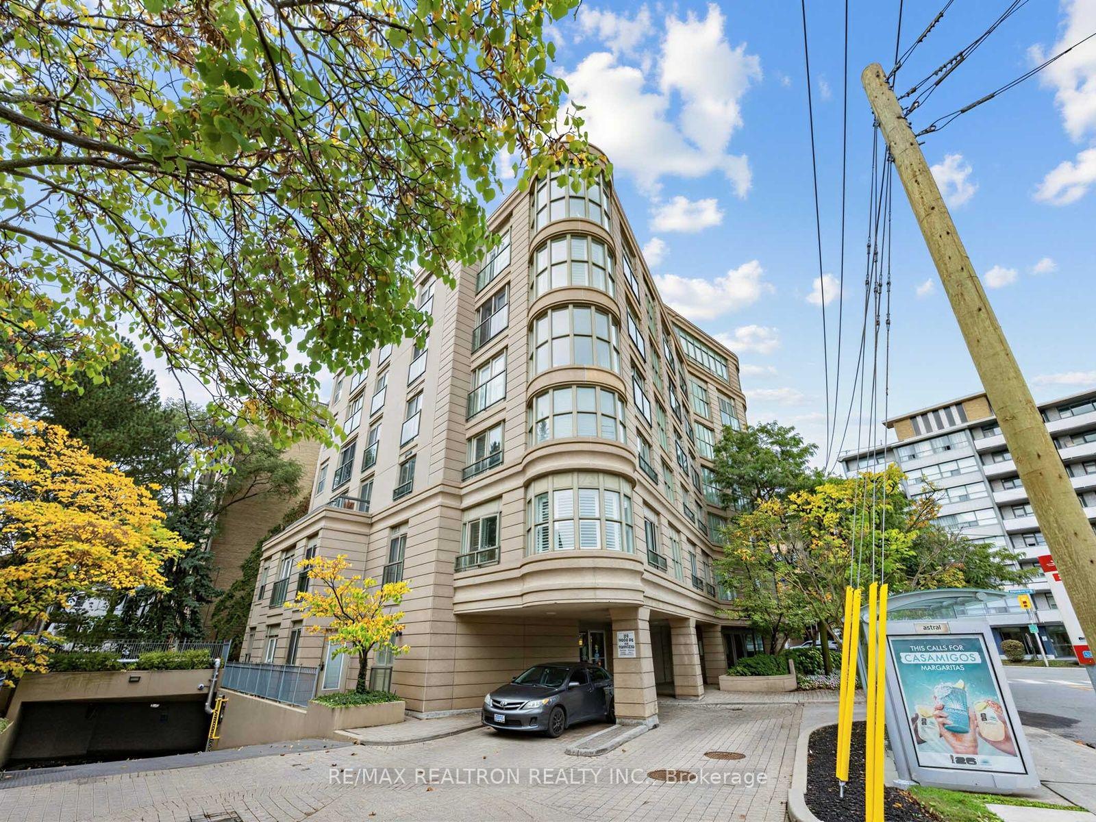 Photo of Unit 302, 800 Spadina Road