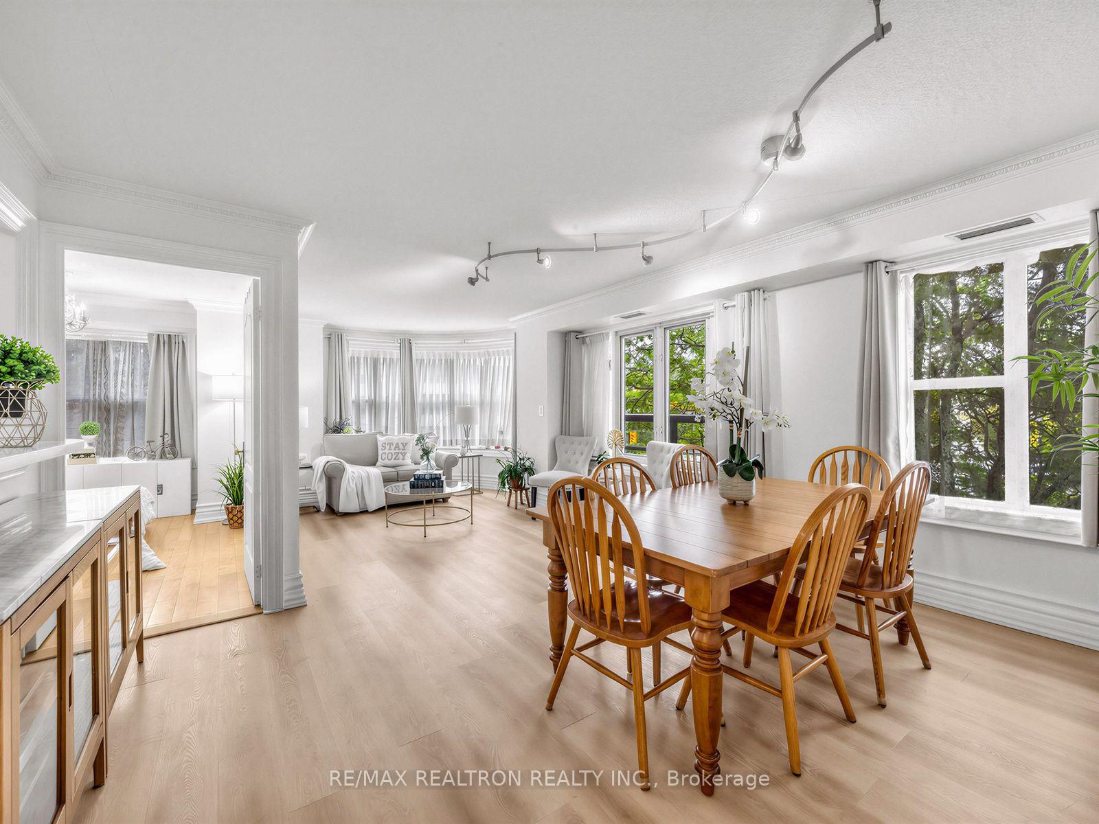 Photo 3 of Unit 302, 800 Spadina Road, Toronto, Forest Hill South — HOMEH