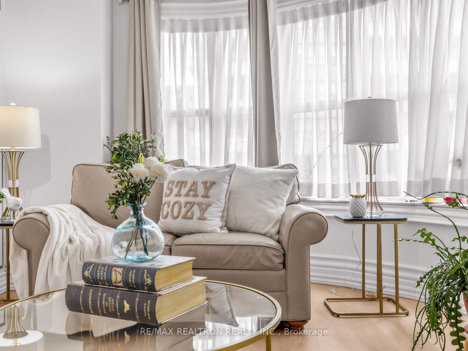 Photo 9 of Unit 302, 800 Spadina Road, Toronto, Forest Hill South — HOMEH