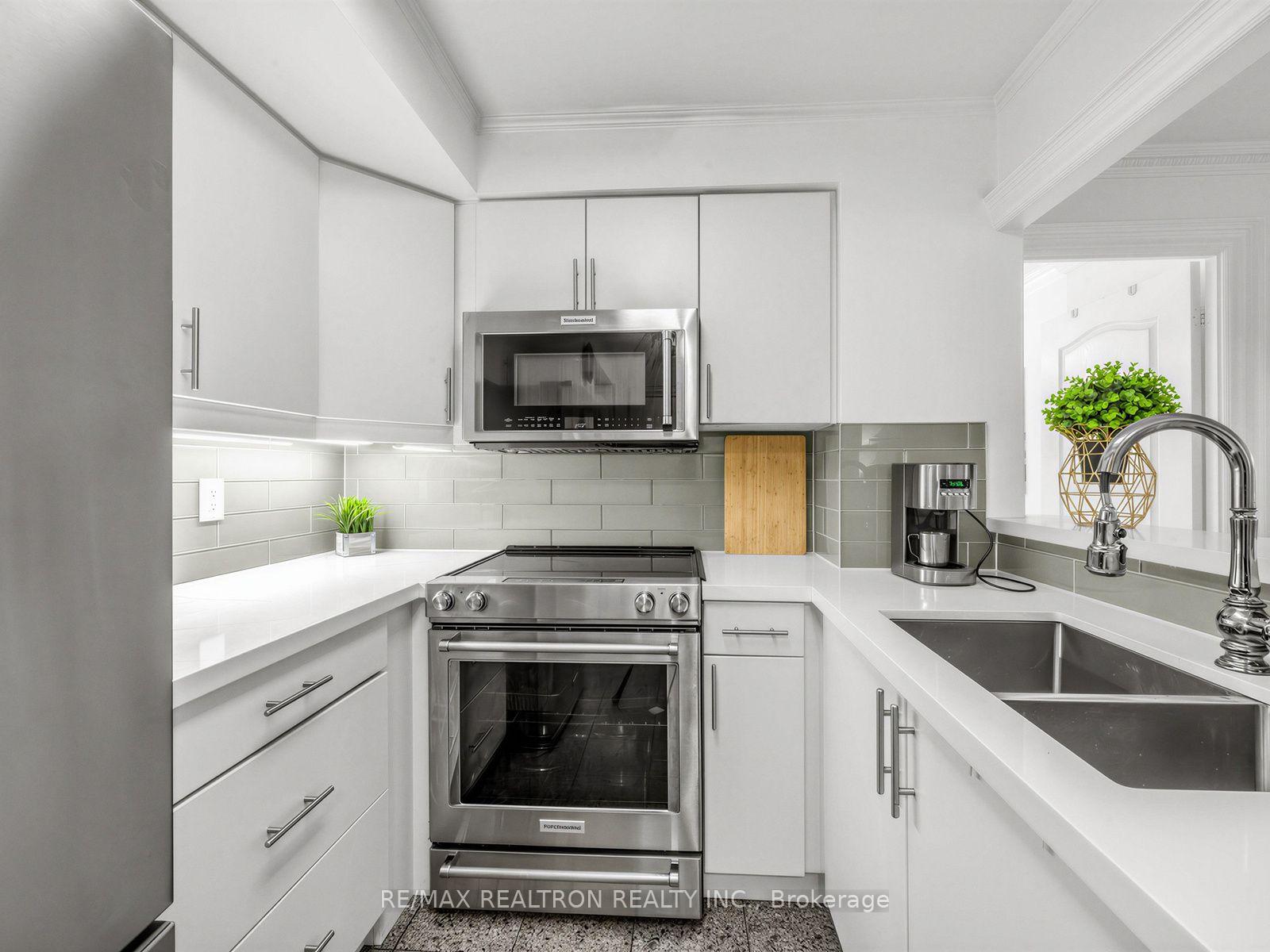 Photo 14 of Unit 302, 800 Spadina Road, Toronto, Forest Hill South — HOMEH