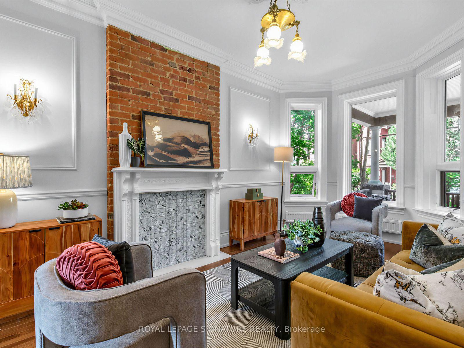 Photo 2 of 395 Shaw Street, Toronto, Trinity-Bellwoods — HOMEH