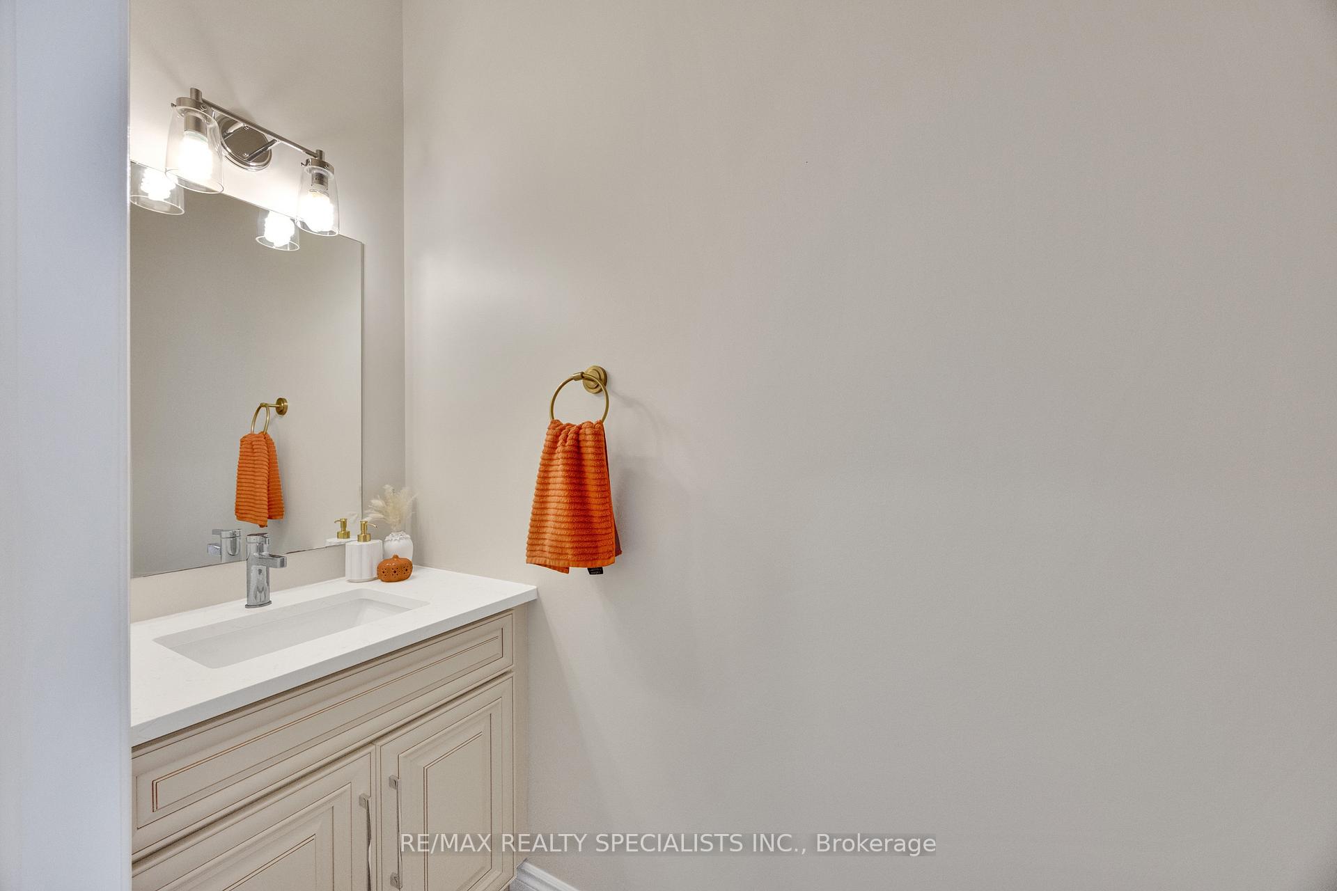 Photo 11 of 3600 Earlston Crossing E, London, South W — HOMEH