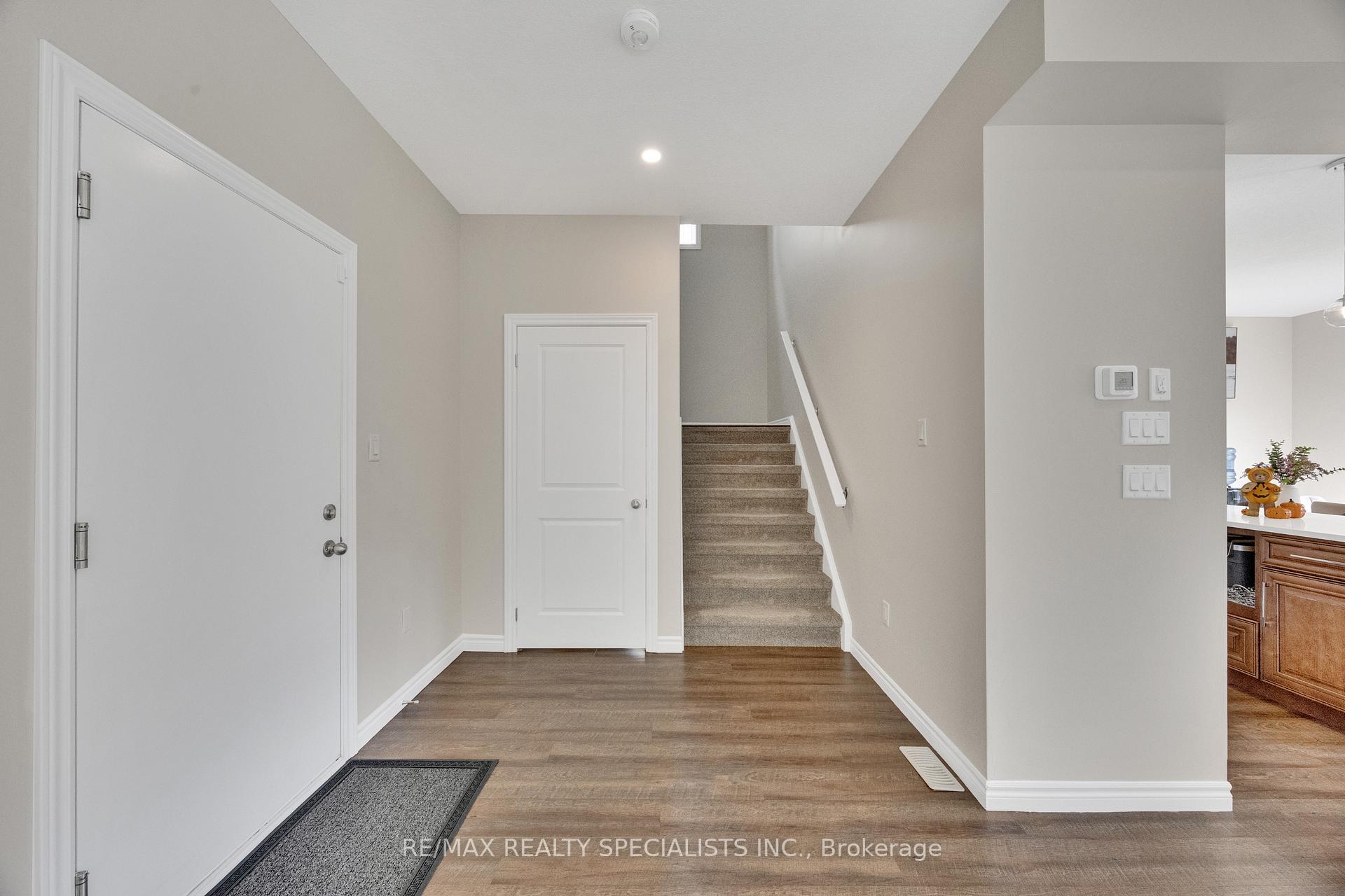 Photo 17 of 3600 Earlston Crossing E, London, South W — HOMEH