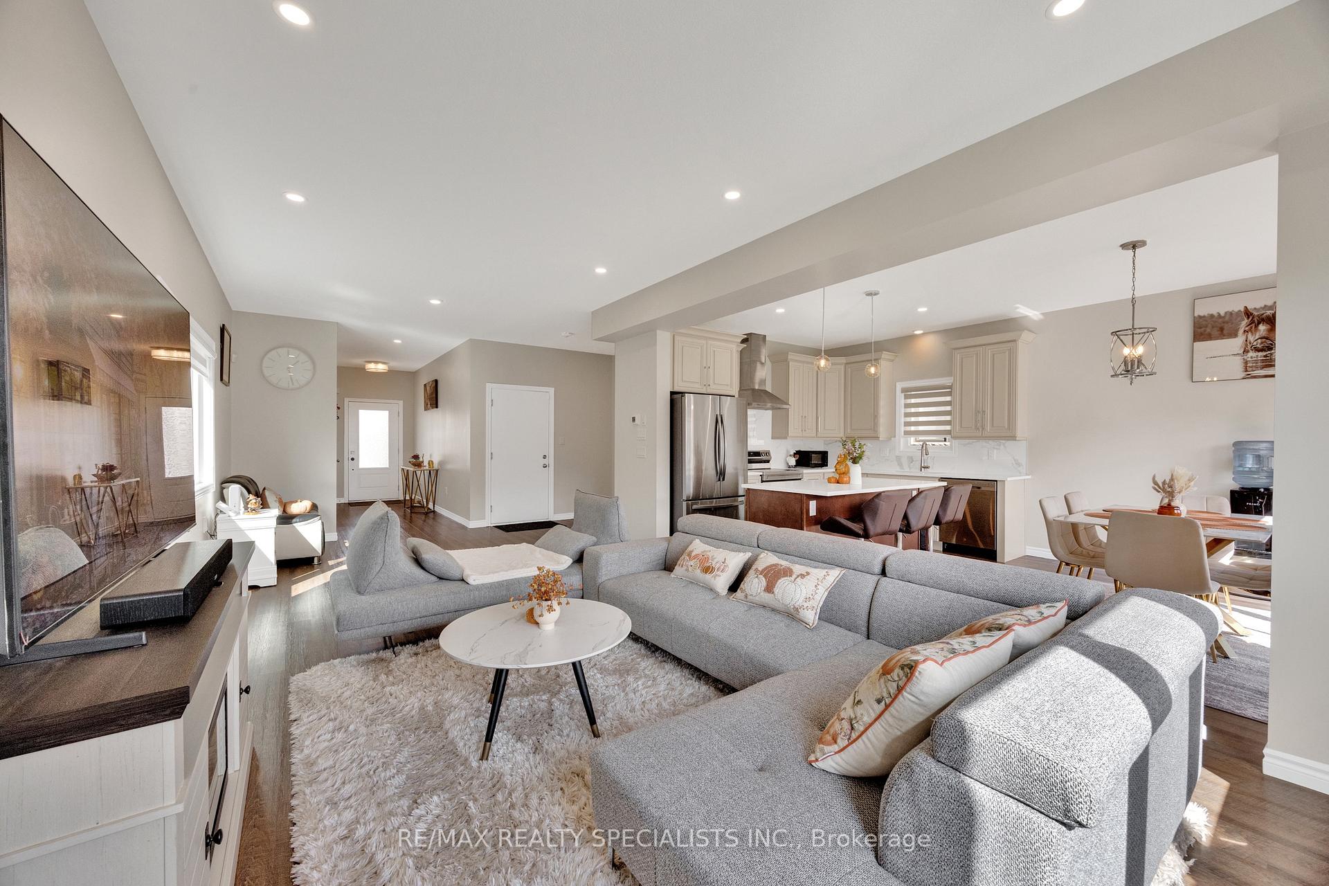 Photo 25 of 3600 Earlston Crossing E, London, South W — HOMEH
