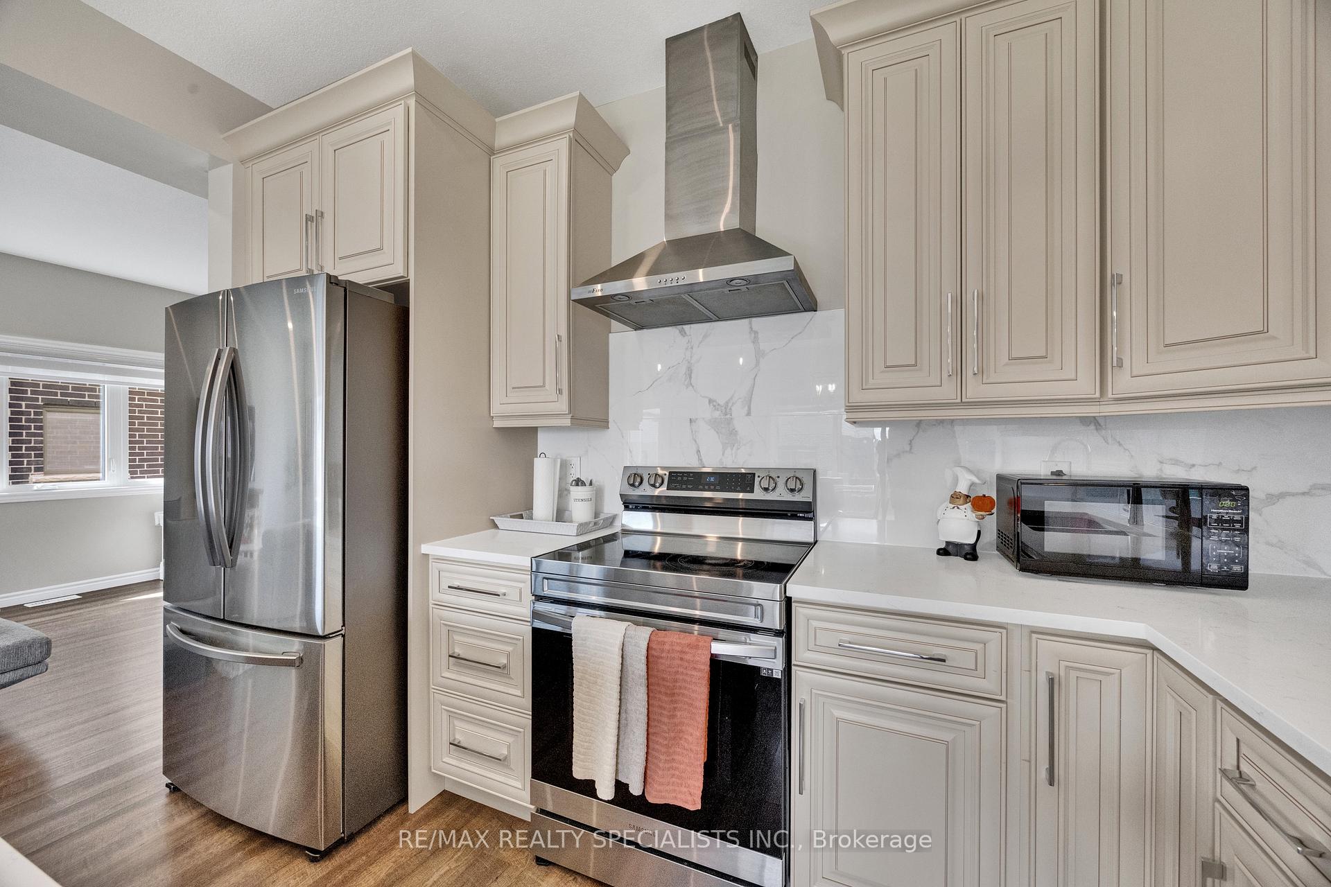 Photo 41 of 3600 Earlston Crossing E, London, South W — HOMEH