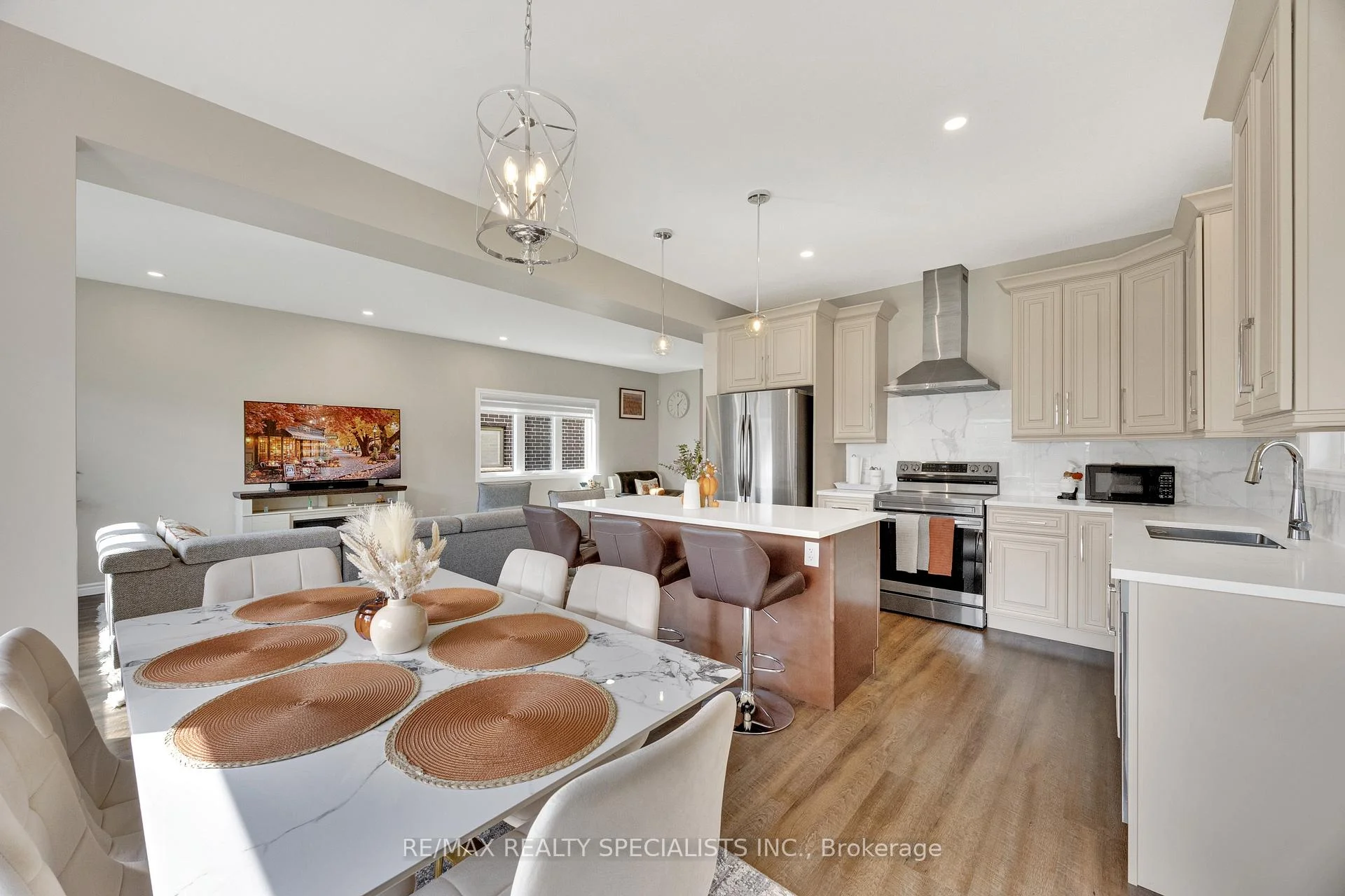 Photo 38 of 3600 Earlston Crossing E, London, South W — HOMEH
