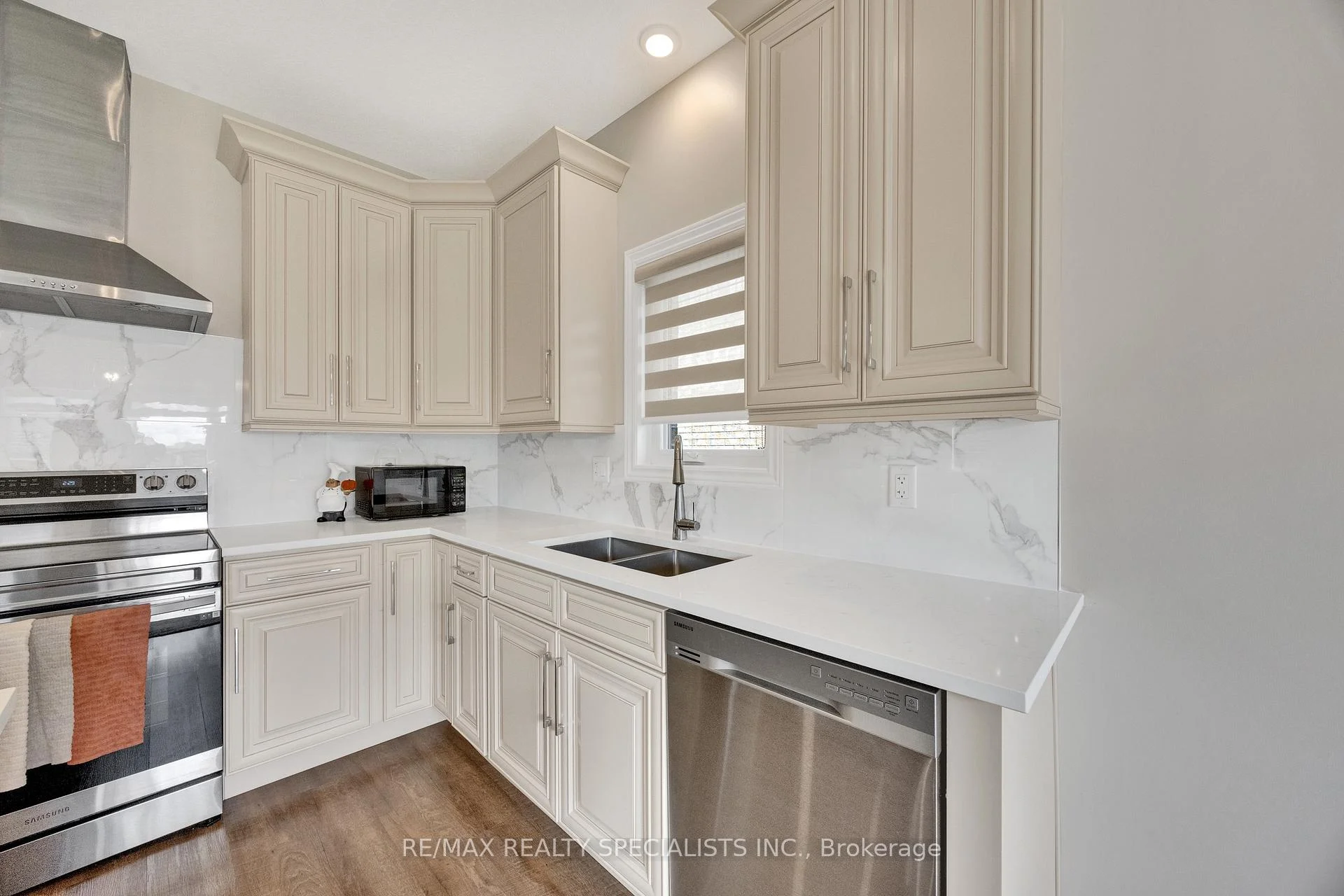 Photo 42 of 3600 Earlston Crossing E, London, South W — HOMEH