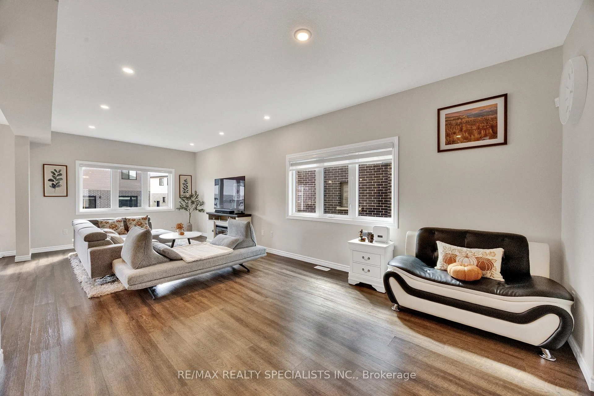 Photo 48 of 3600 Earlston Crossing E, London, South W — HOMEH