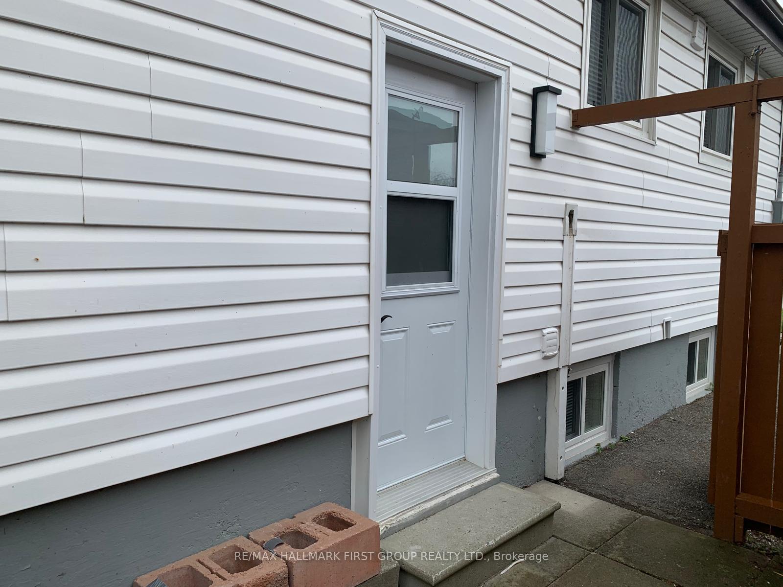 Photo 2 of Unit LOWER, 731 Yeremi Street, Pickering, West Shore — HOMEH