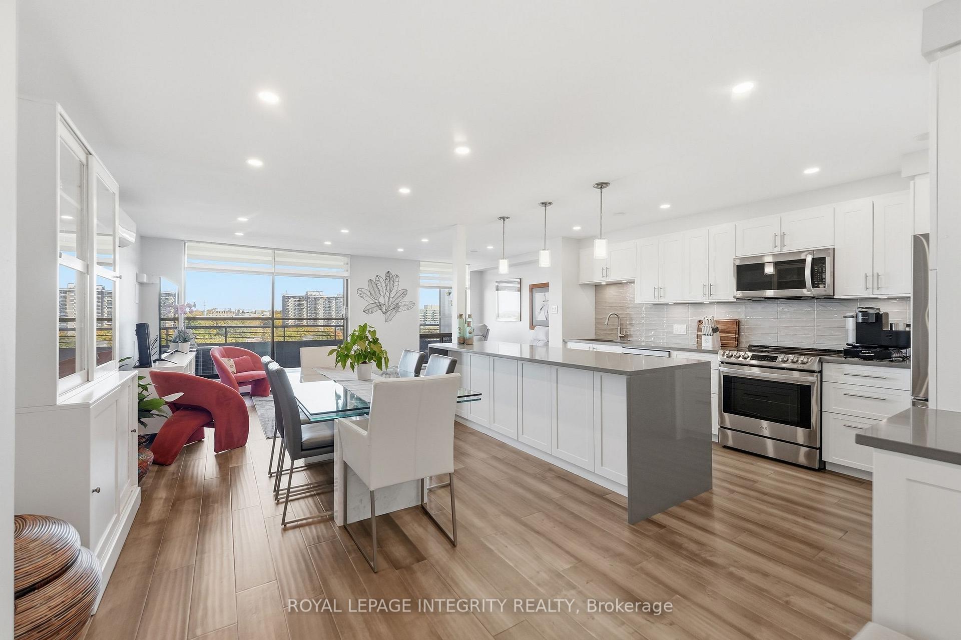 Photo 4 of Unit 1210, 515 St Laurent Boulevard, Ottawa, Viscount Alexander Park — HOMEH