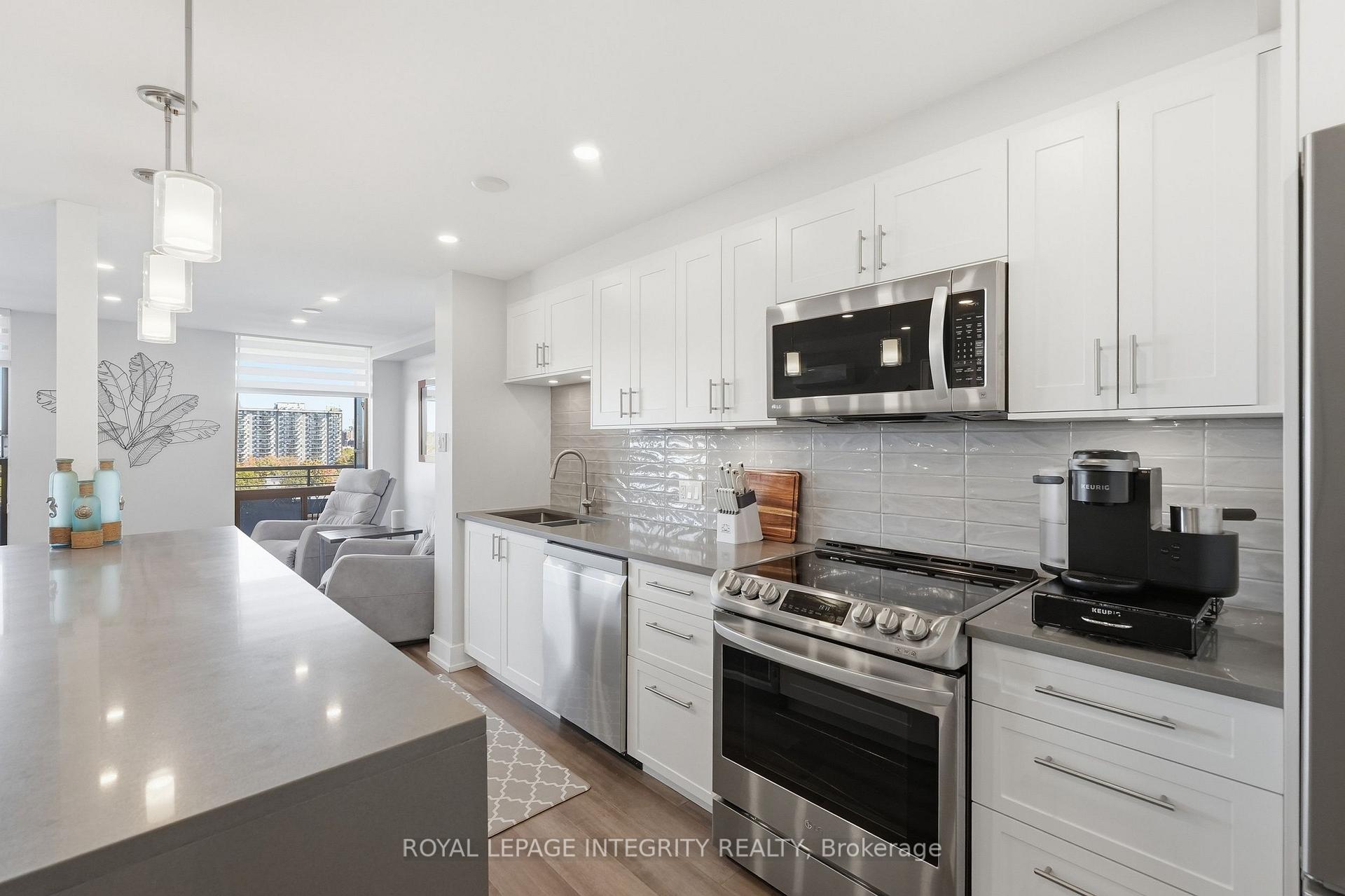 Photo 11 of Unit 1210, 515 St Laurent Boulevard, Ottawa, Viscount Alexander Park — HOMEH