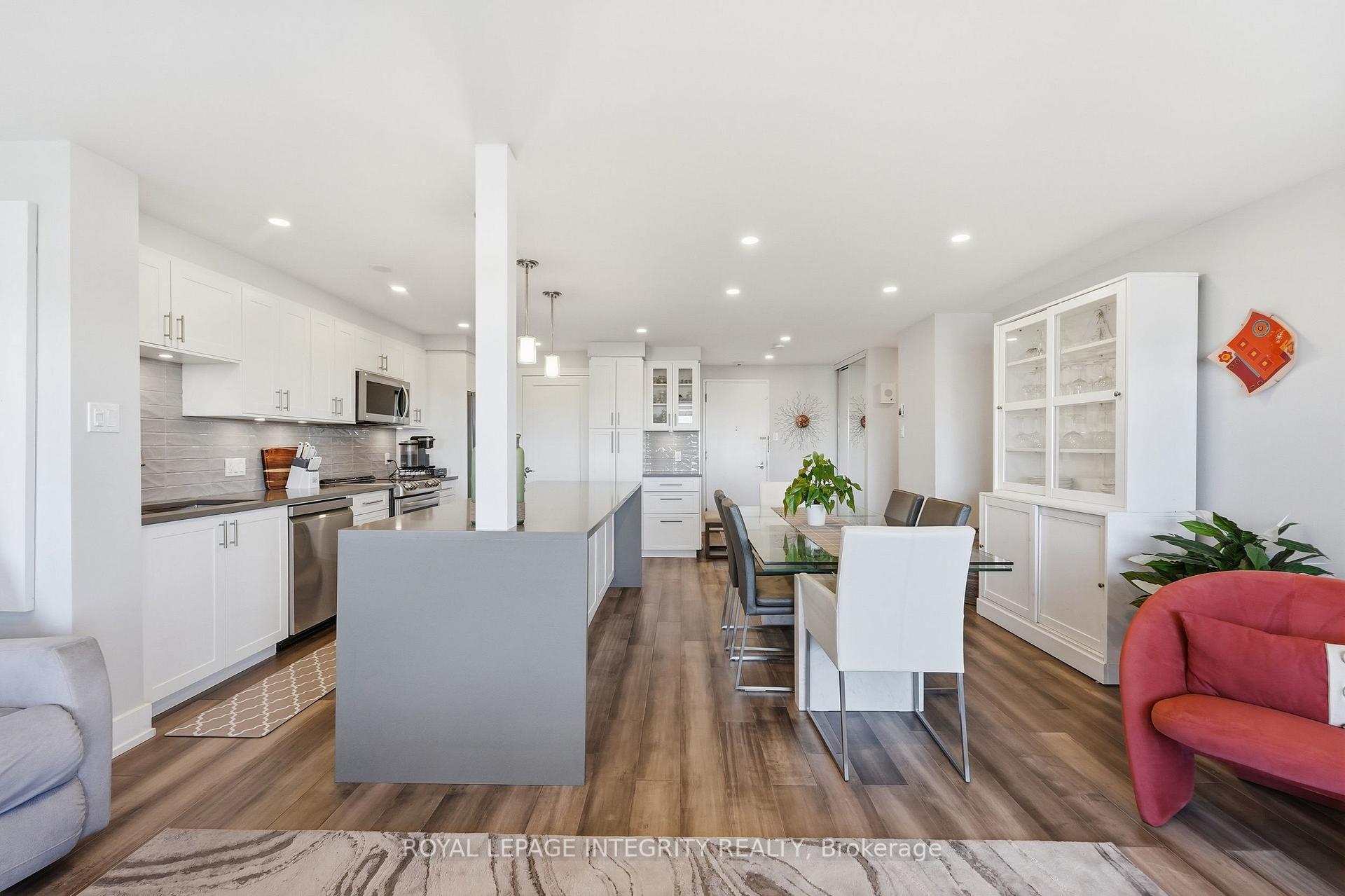 Photo 16 of Unit 1210, 515 St Laurent Boulevard, Ottawa, Viscount Alexander Park — HOMEH