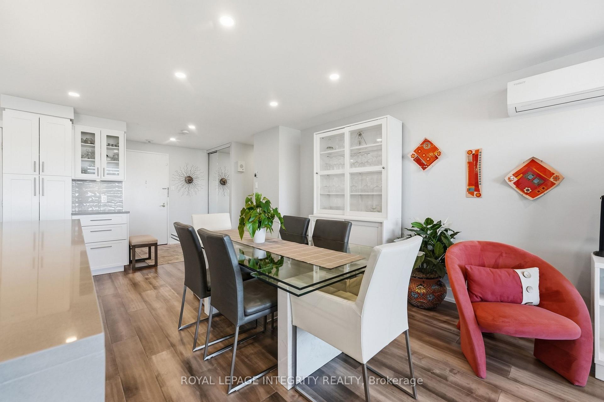 Photo 17 of Unit 1210, 515 St Laurent Boulevard, Ottawa, Viscount Alexander Park — HOMEH