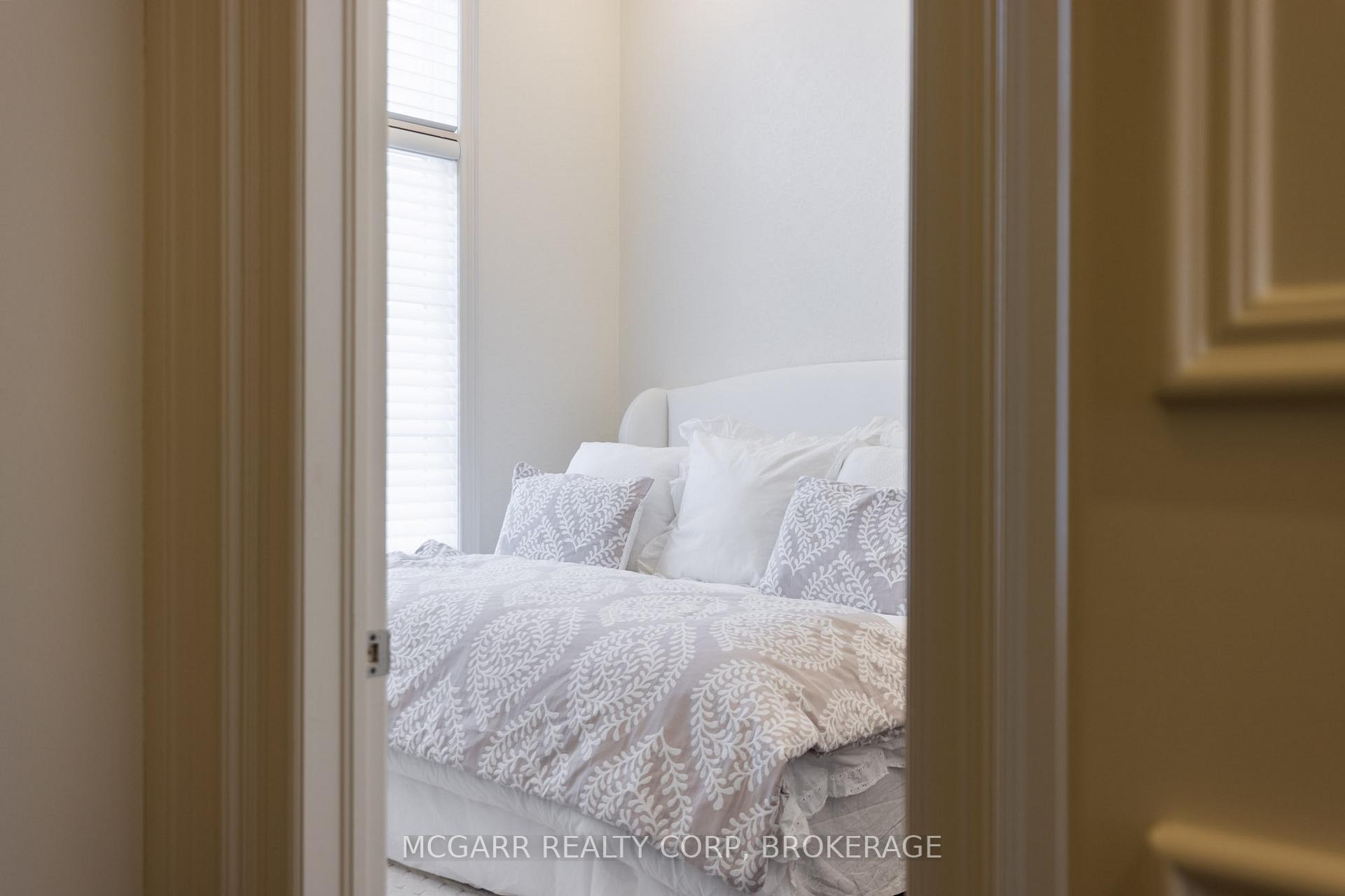 Photo 5 of 11 Arbourvale Common, St. Catharines, Glendale/Glenridge — HOMEH