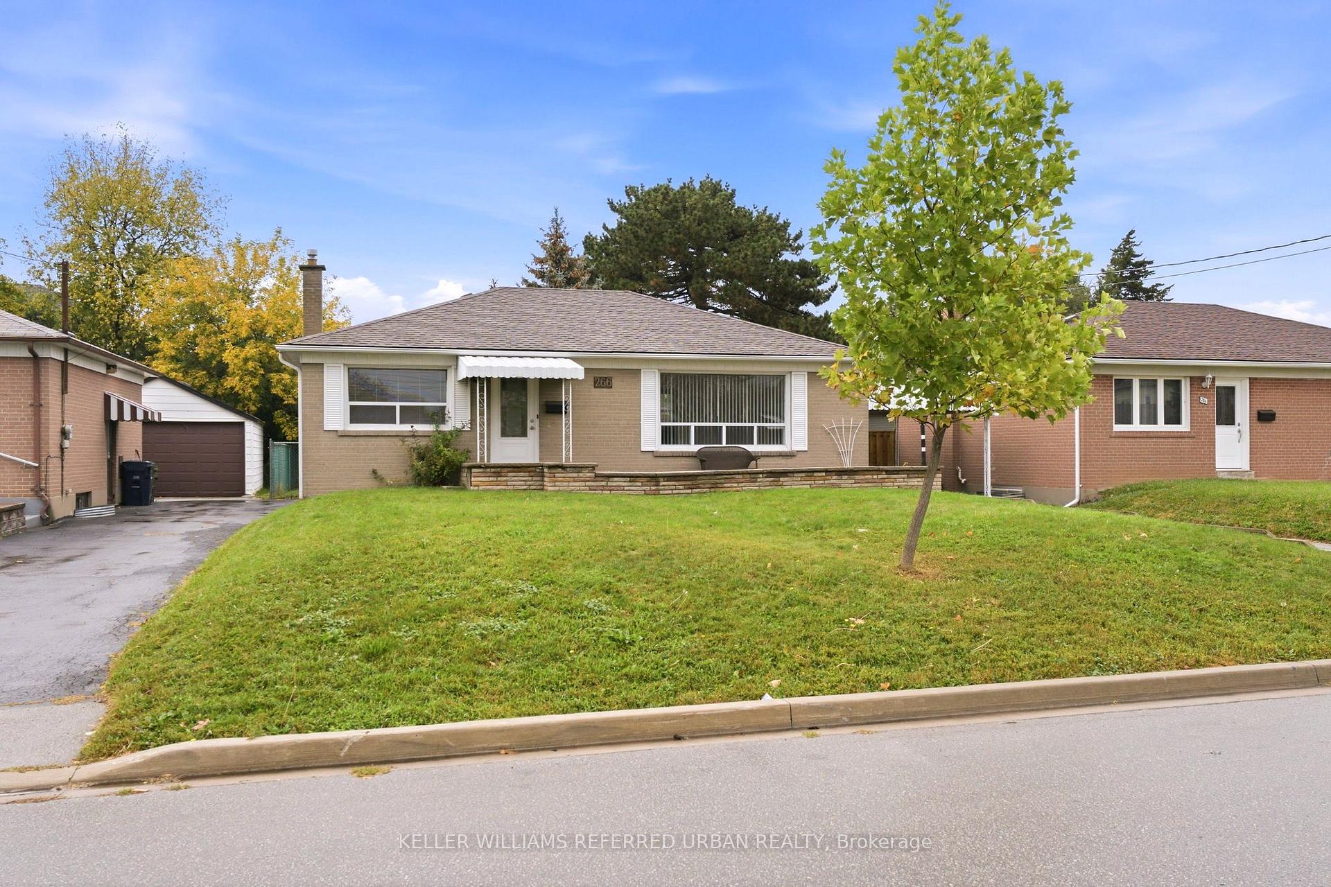 Photo 4 of 266 Acton Avenue, North York, Bathurst Manor — HOMEH