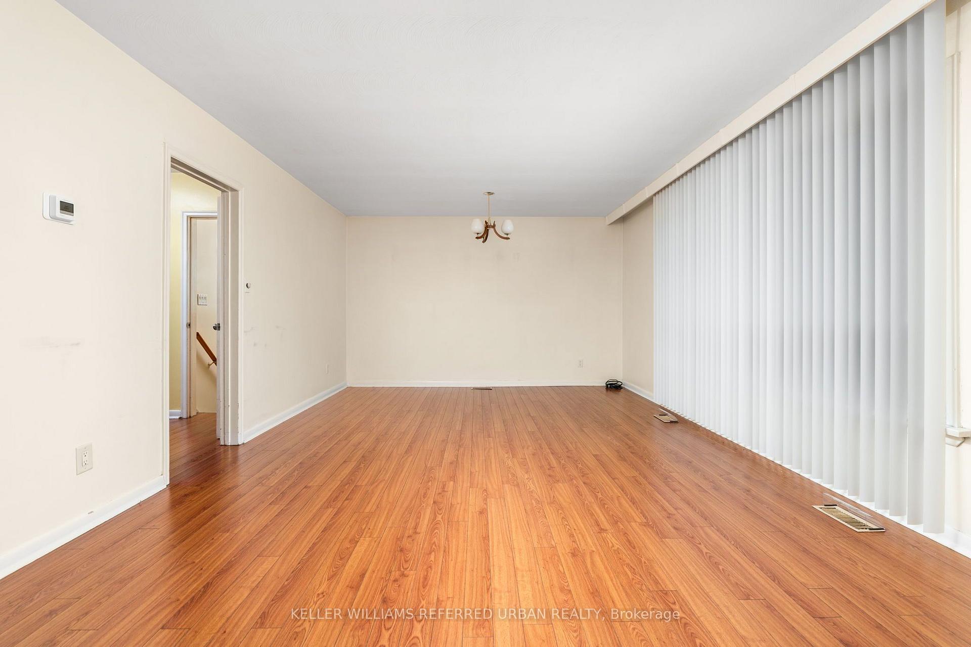 Photo 9 of 266 Acton Avenue, North York, Bathurst Manor — HOMEH