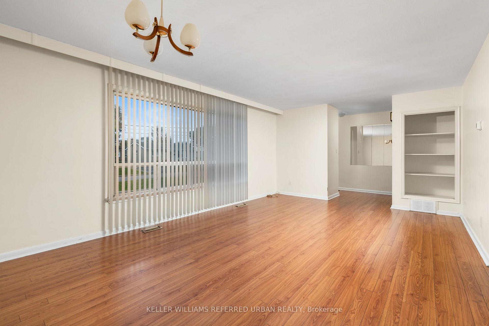 Photo 13 of 266 Acton Avenue, North York, Bathurst Manor — HOMEH