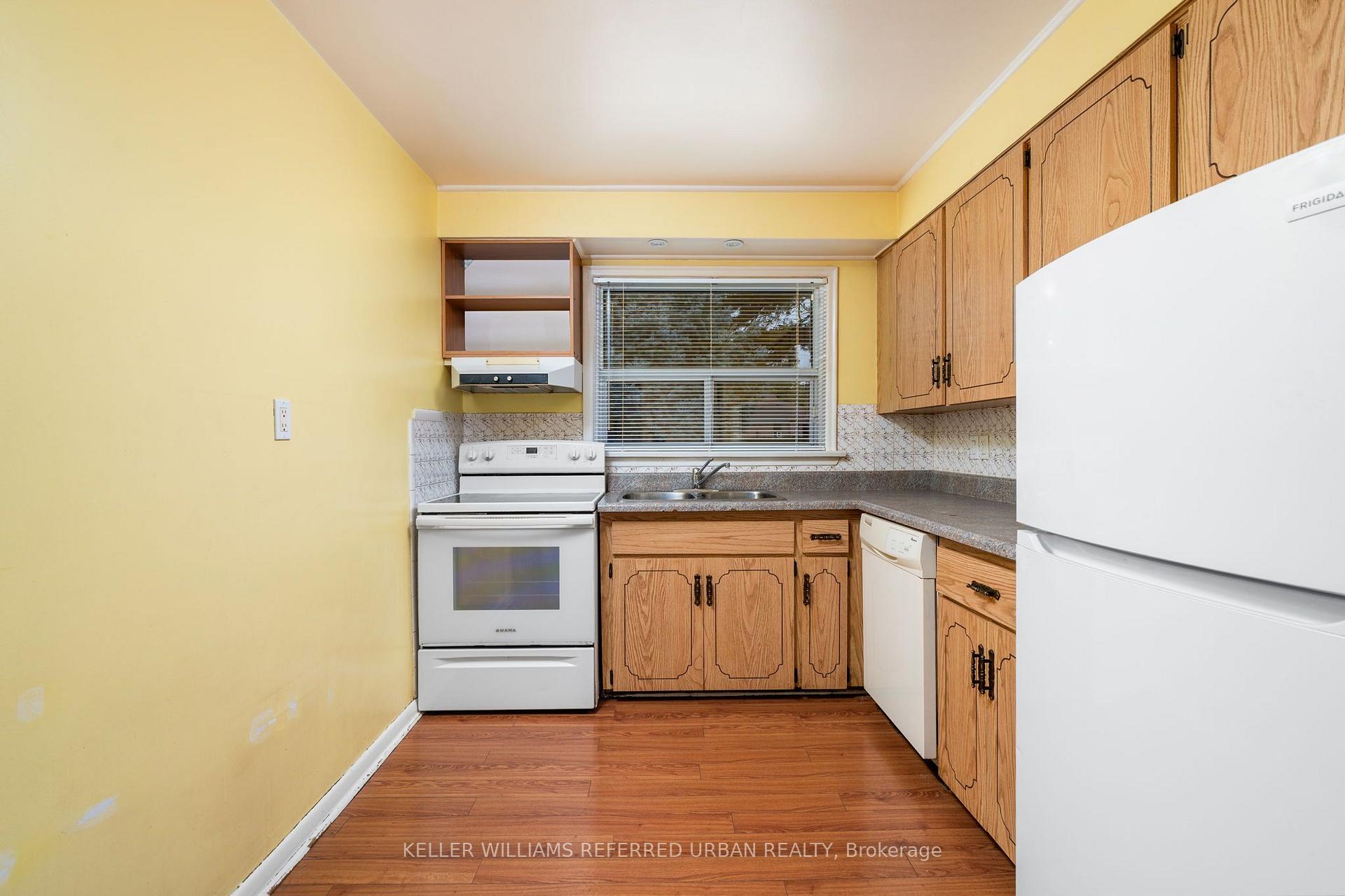 Photo 18 of 266 Acton Avenue, North York, Bathurst Manor — HOMEH