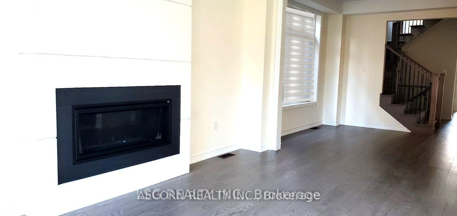 Photo 8 of 209 Thompson Drive, East Gwillimbury, Holland Landing — HOMEH