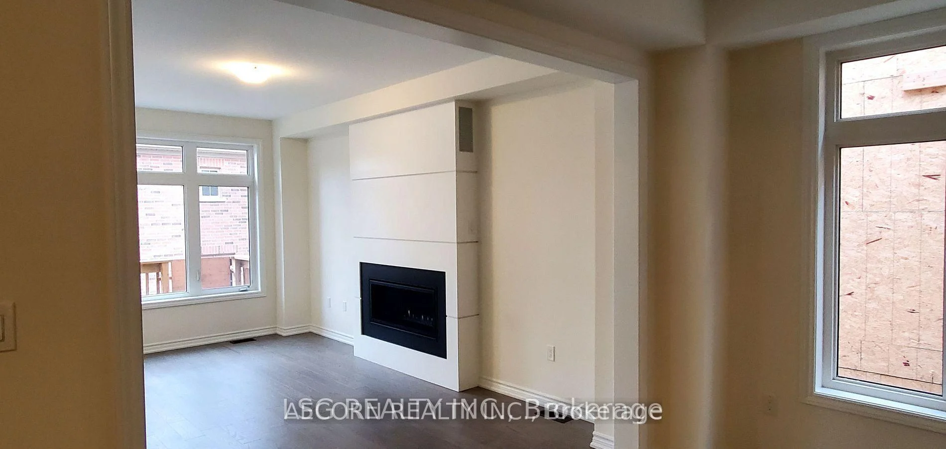 Photo 9 of 209 Thompson Drive, East Gwillimbury, Holland Landing — HOMEH