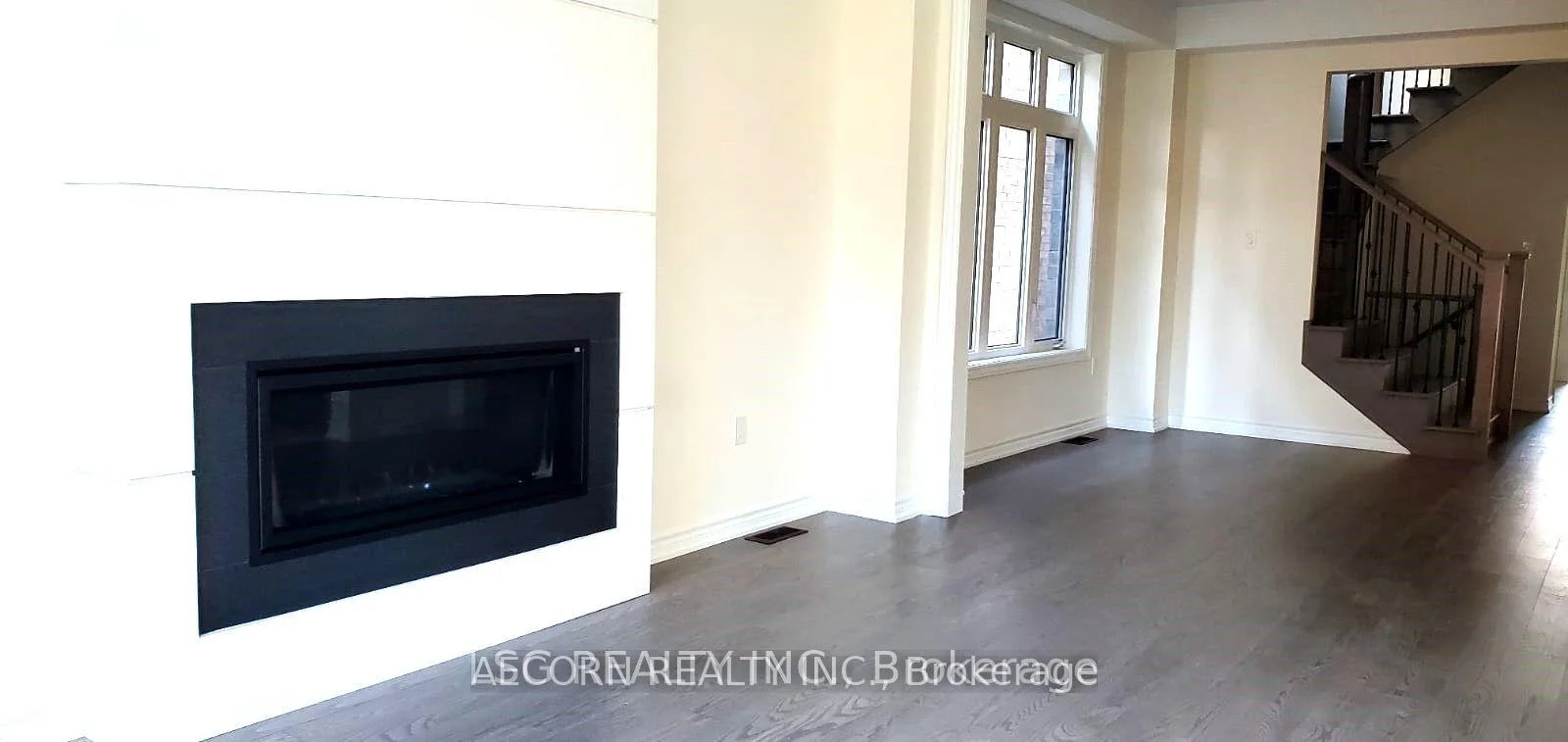 Photo 10 of 209 Thompson Drive, East Gwillimbury, Holland Landing — HOMEH