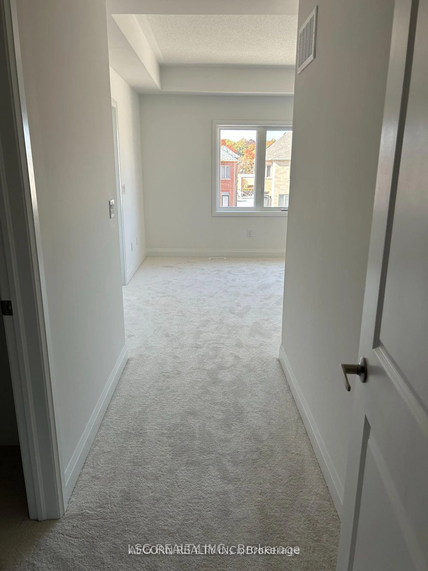 Photo 18 of 209 Thompson Drive, East Gwillimbury, Holland Landing — HOMEH